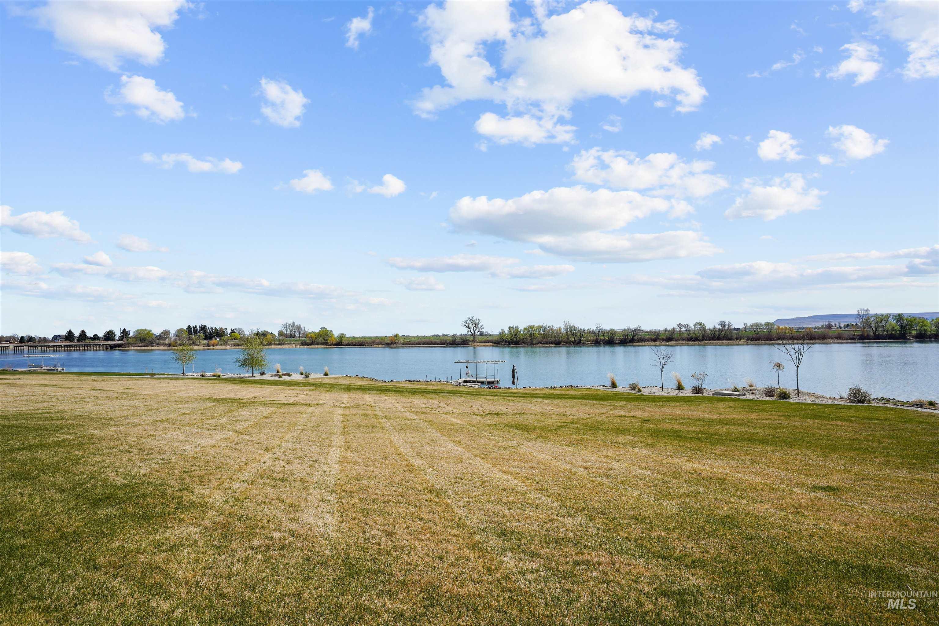 16 Skyline Property Photo 32