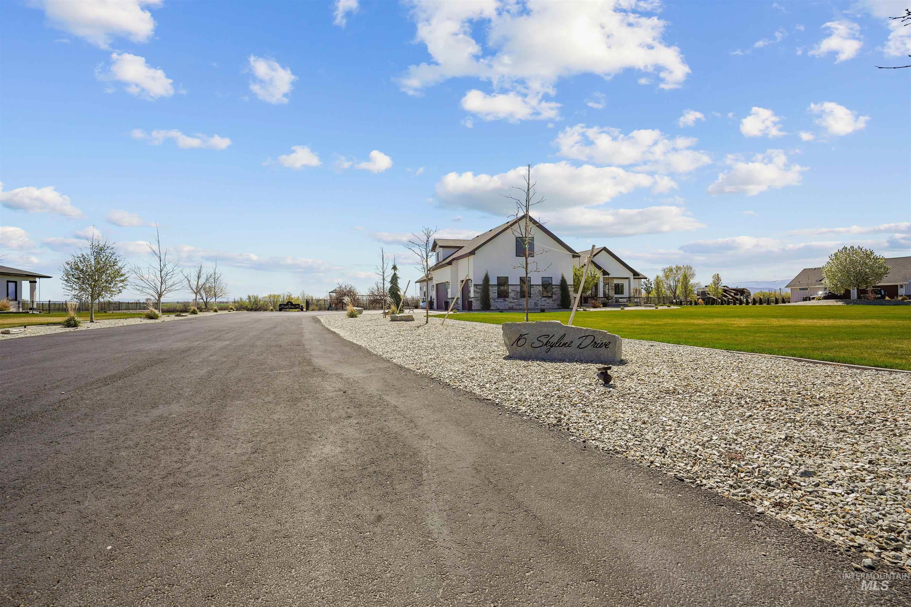 16 Skyline Property Photo 34