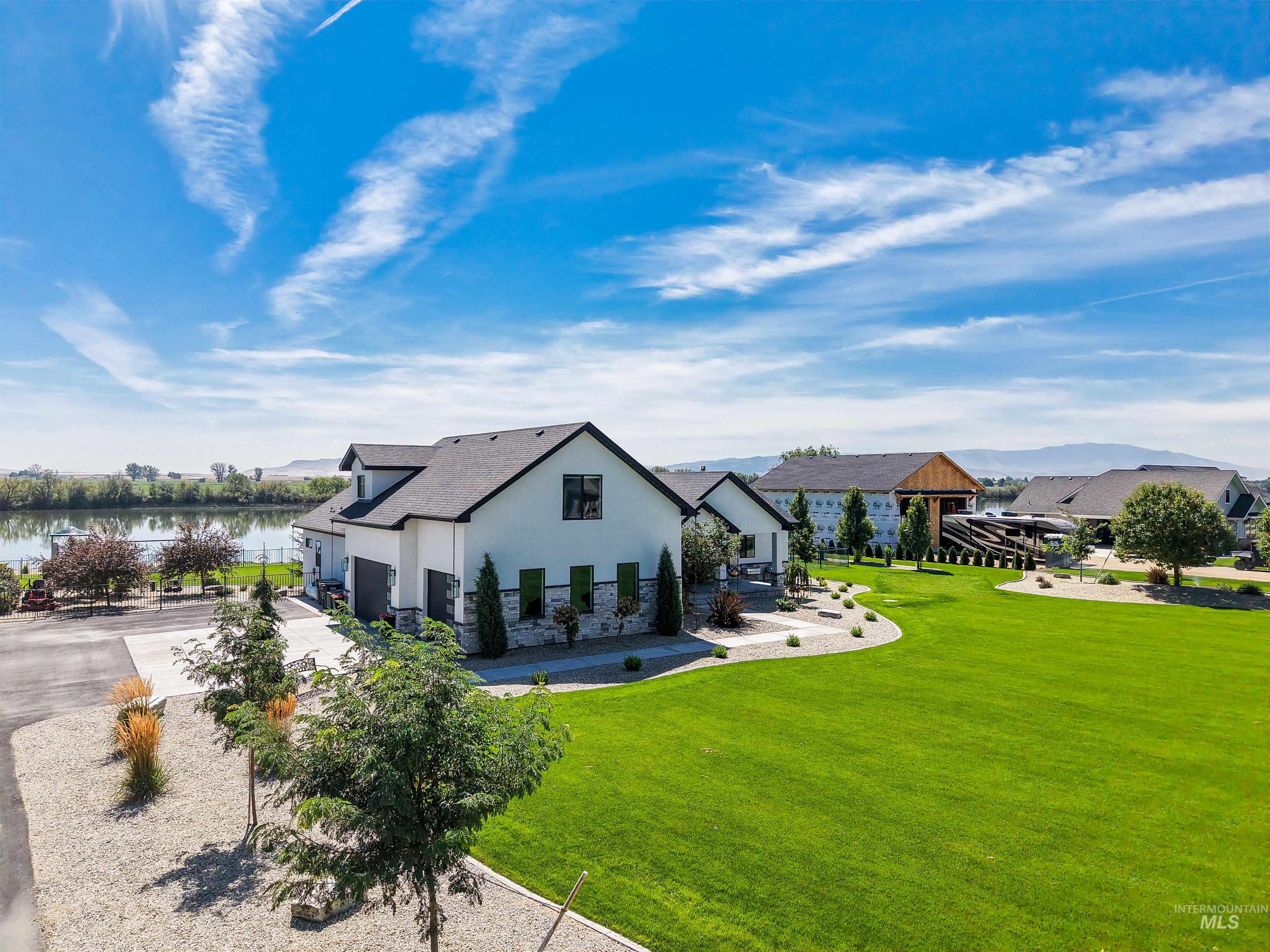 16 Skyline Property Photo 35