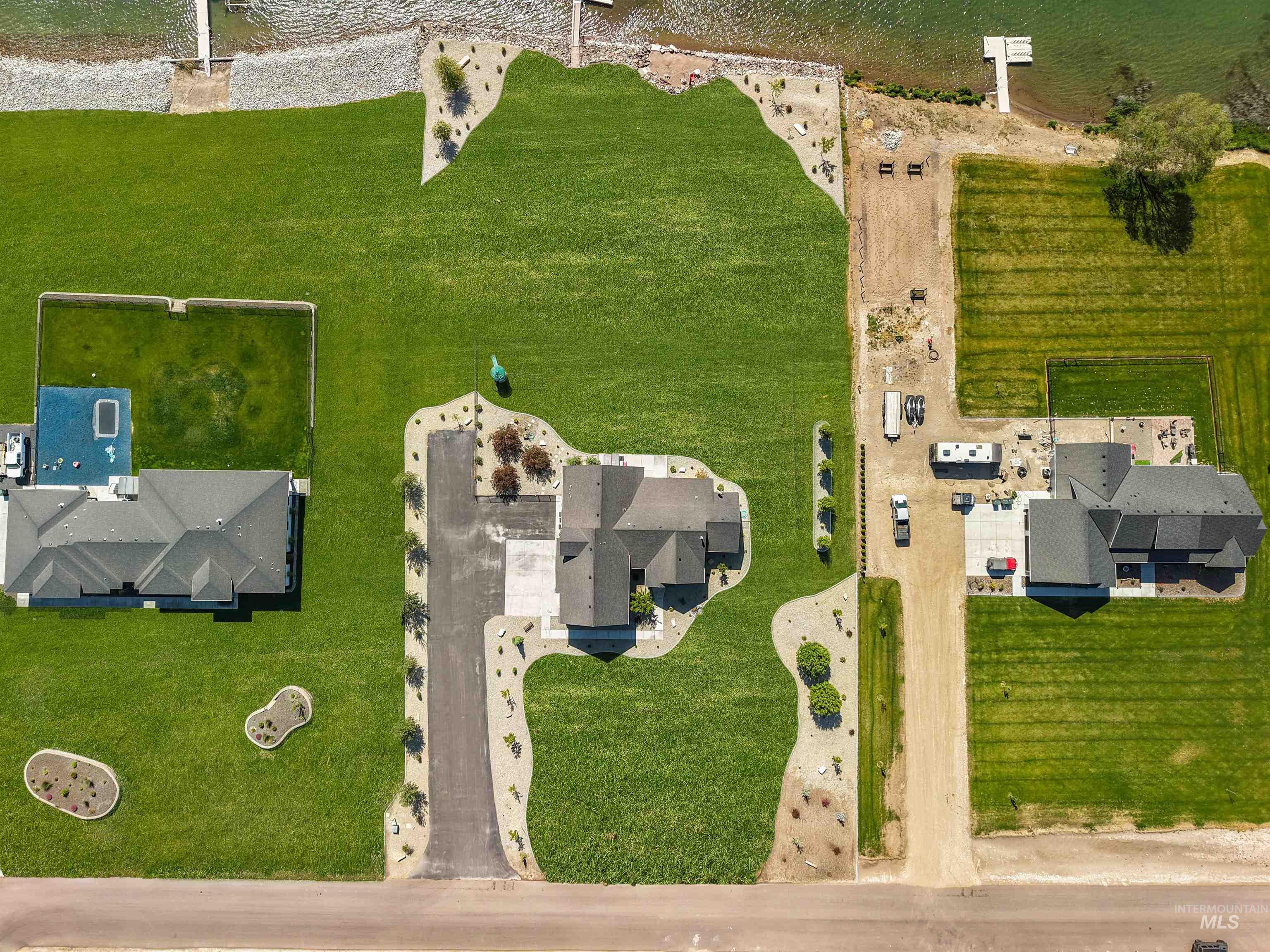 16 Skyline Property Photo 41