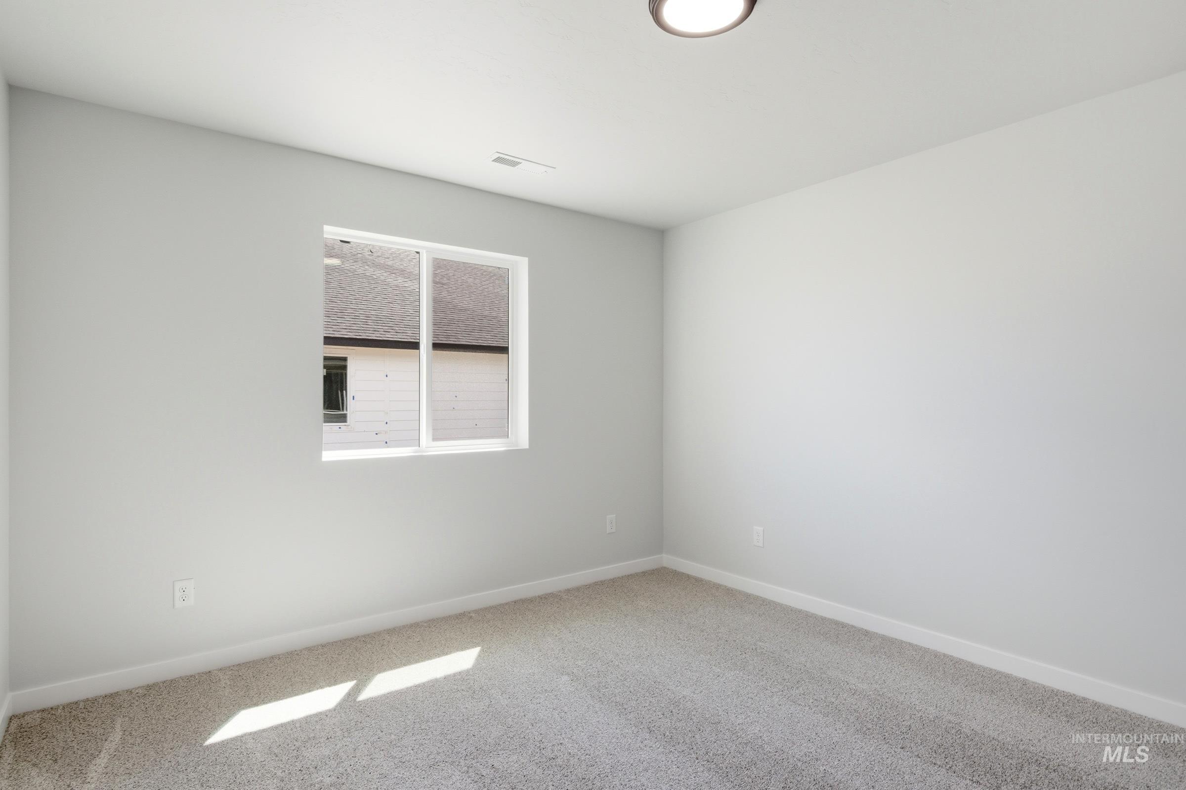 493 Waverly Ave Property Photo 12