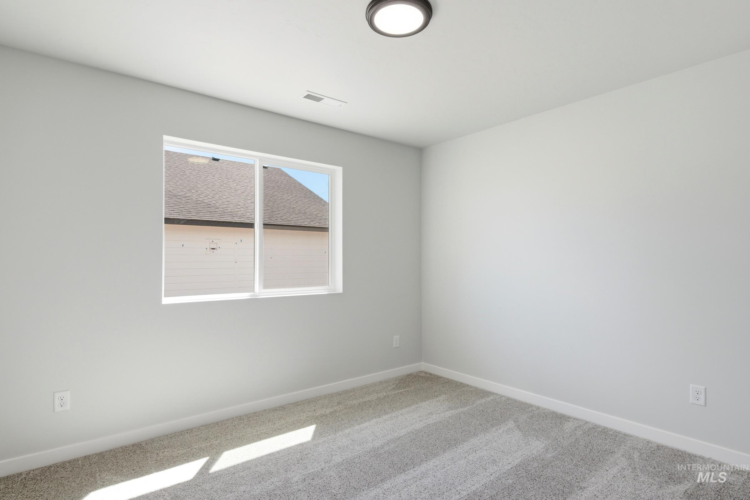 493 Waverly Ave Property Photo 14