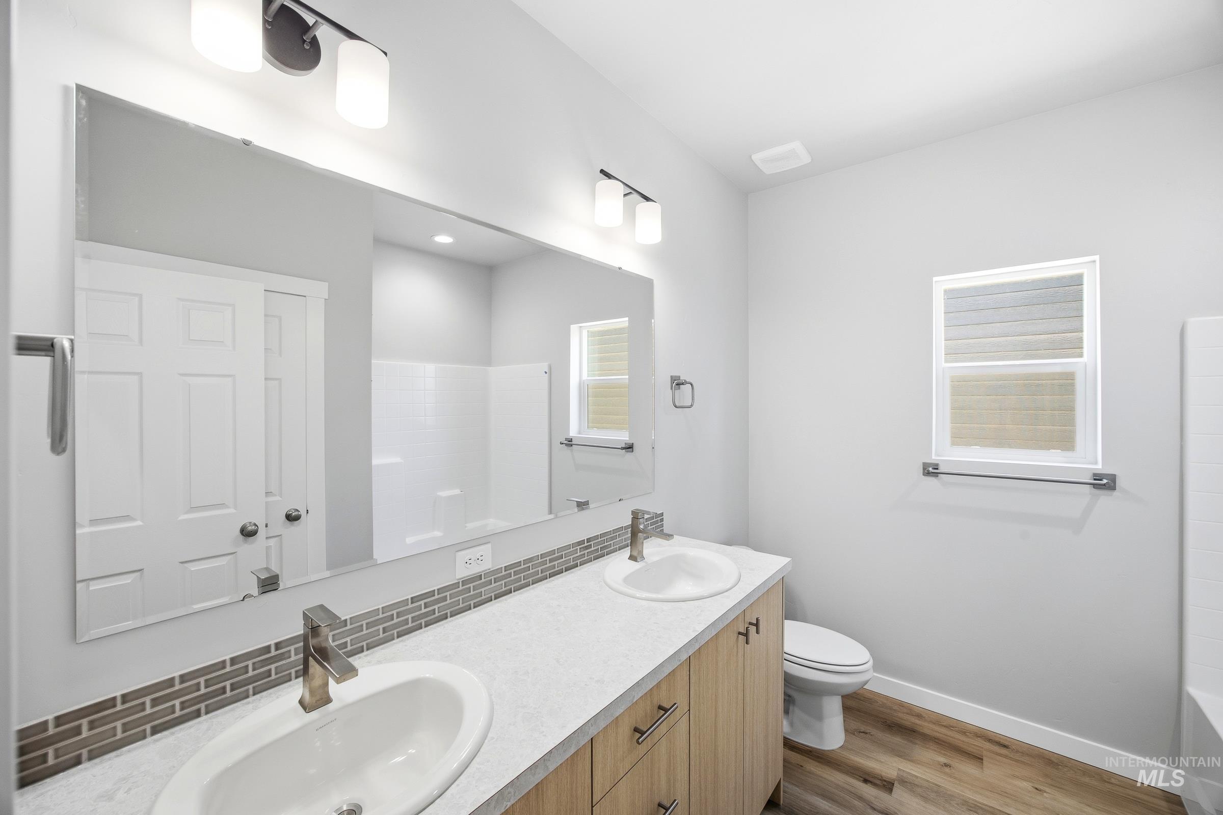 1038 W Cub River Dr Property Photo 13