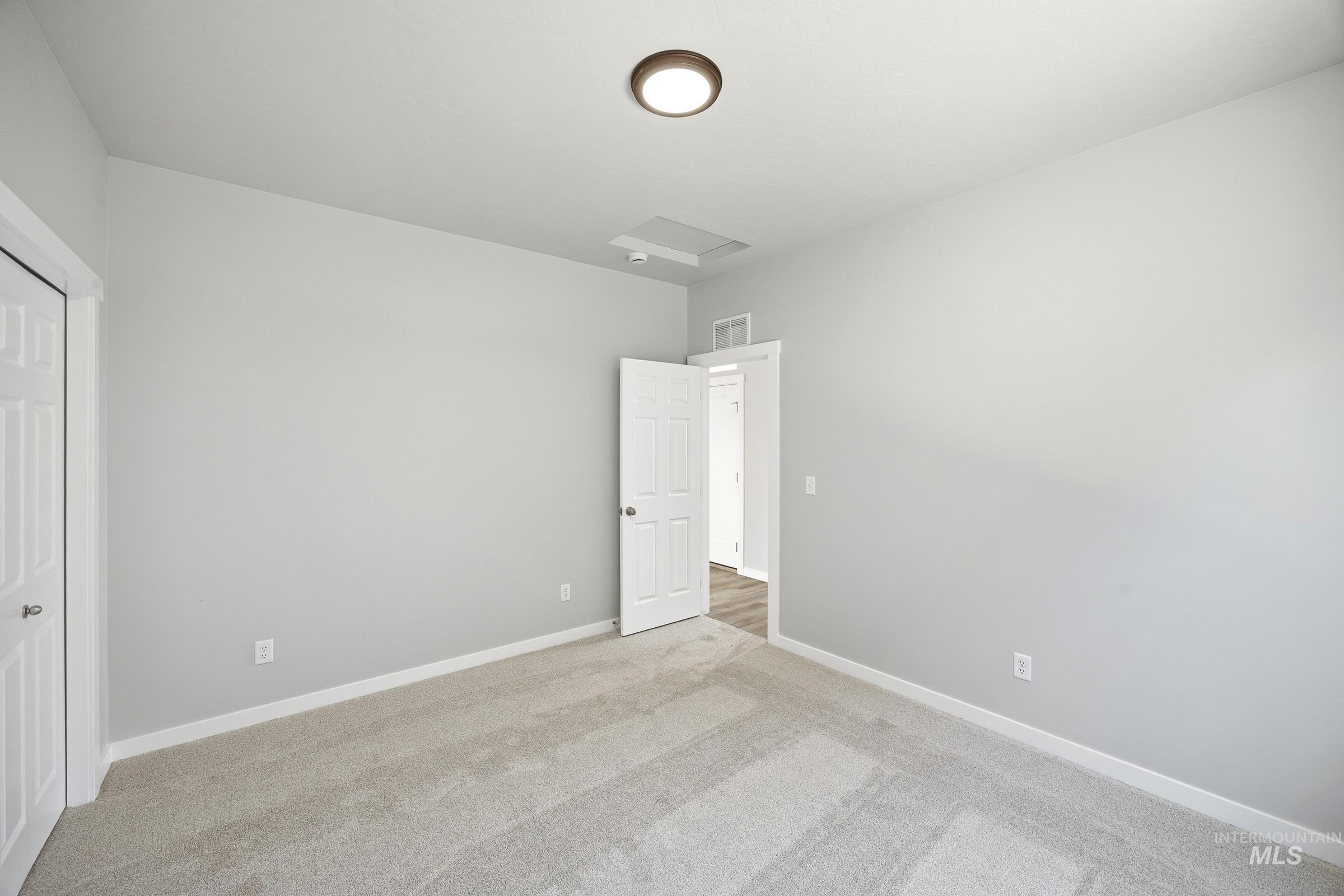 1038 W Cub River Dr Property Photo 14