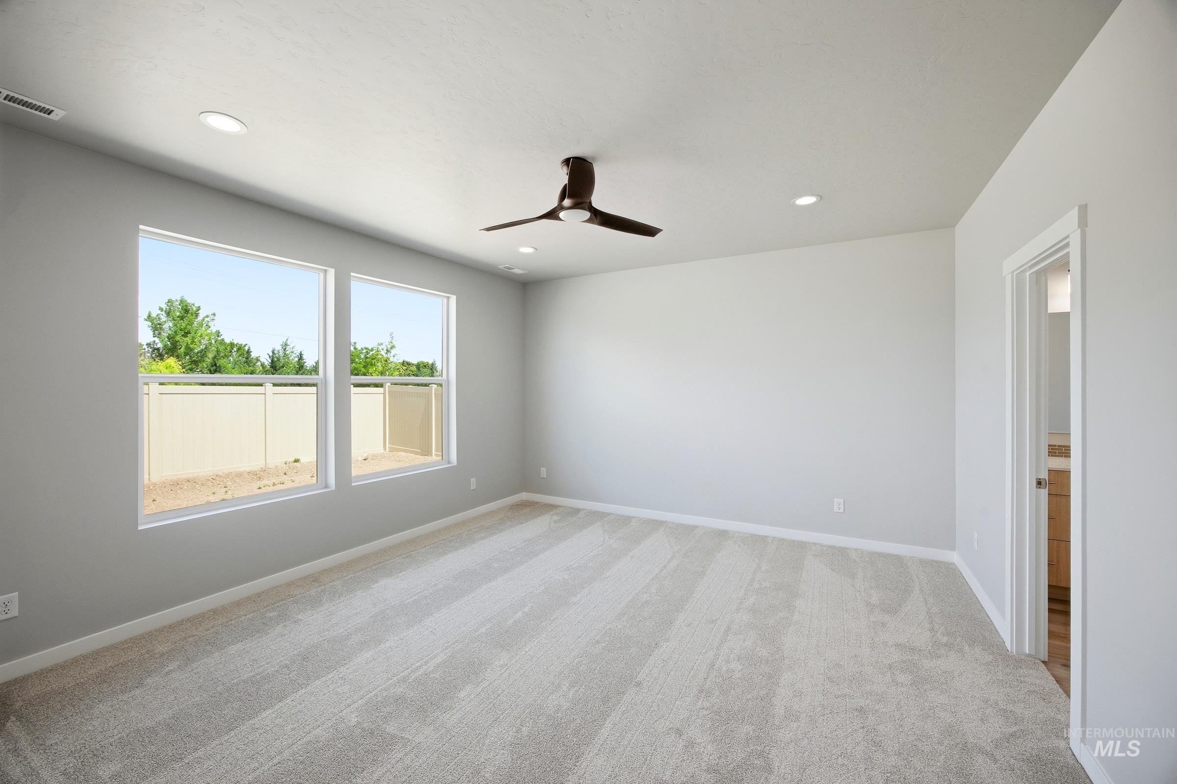 1038 W Cub River Dr Property Photo 17