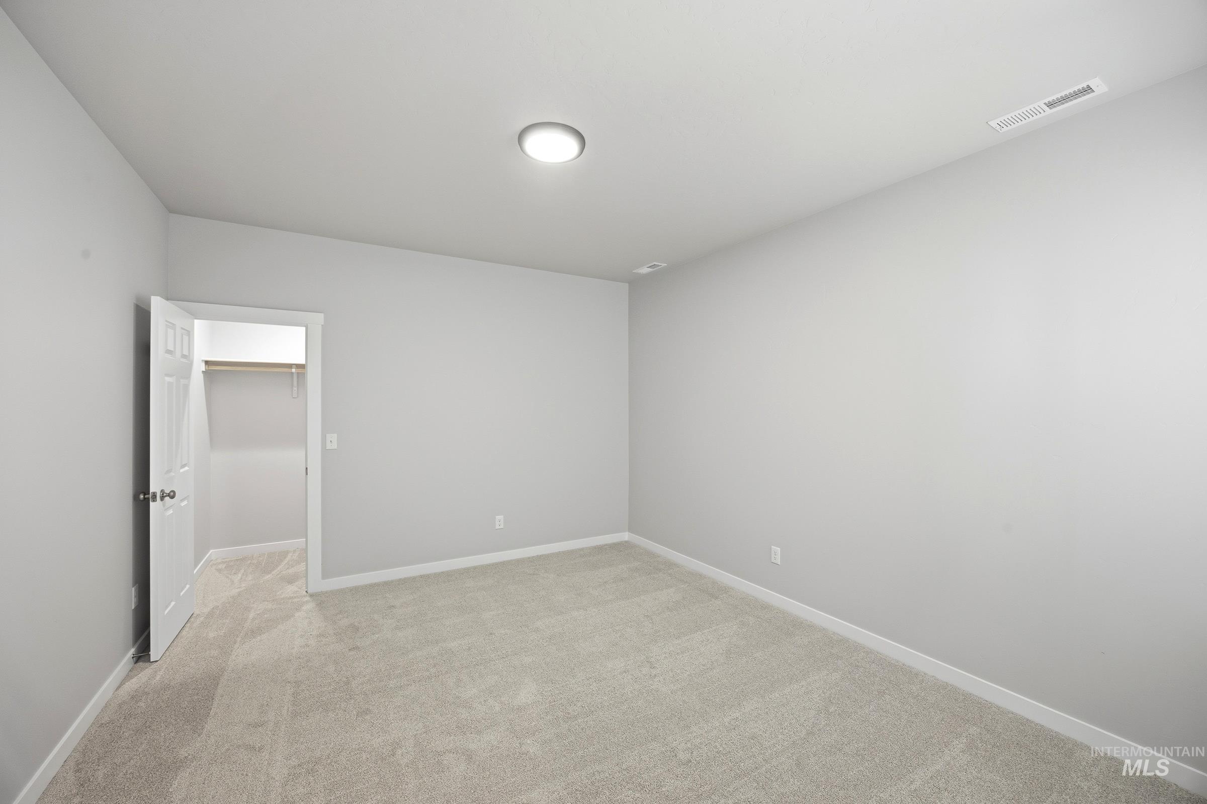 1038 W Cub River Dr Property Photo 22