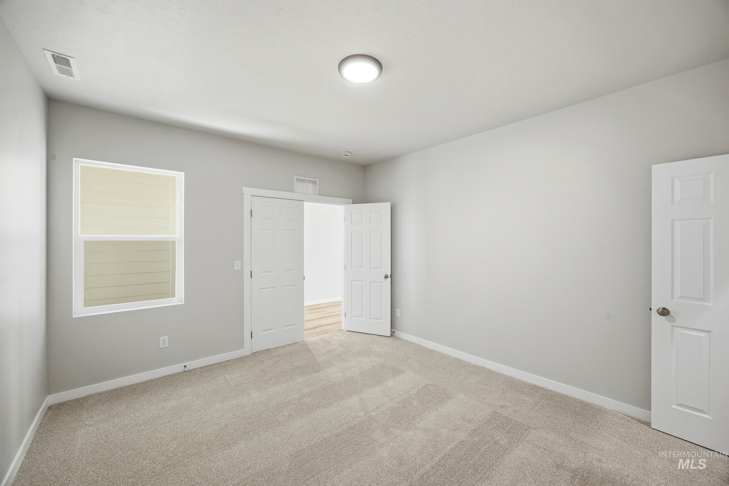 1038 W Cub River Dr Property Photo 23