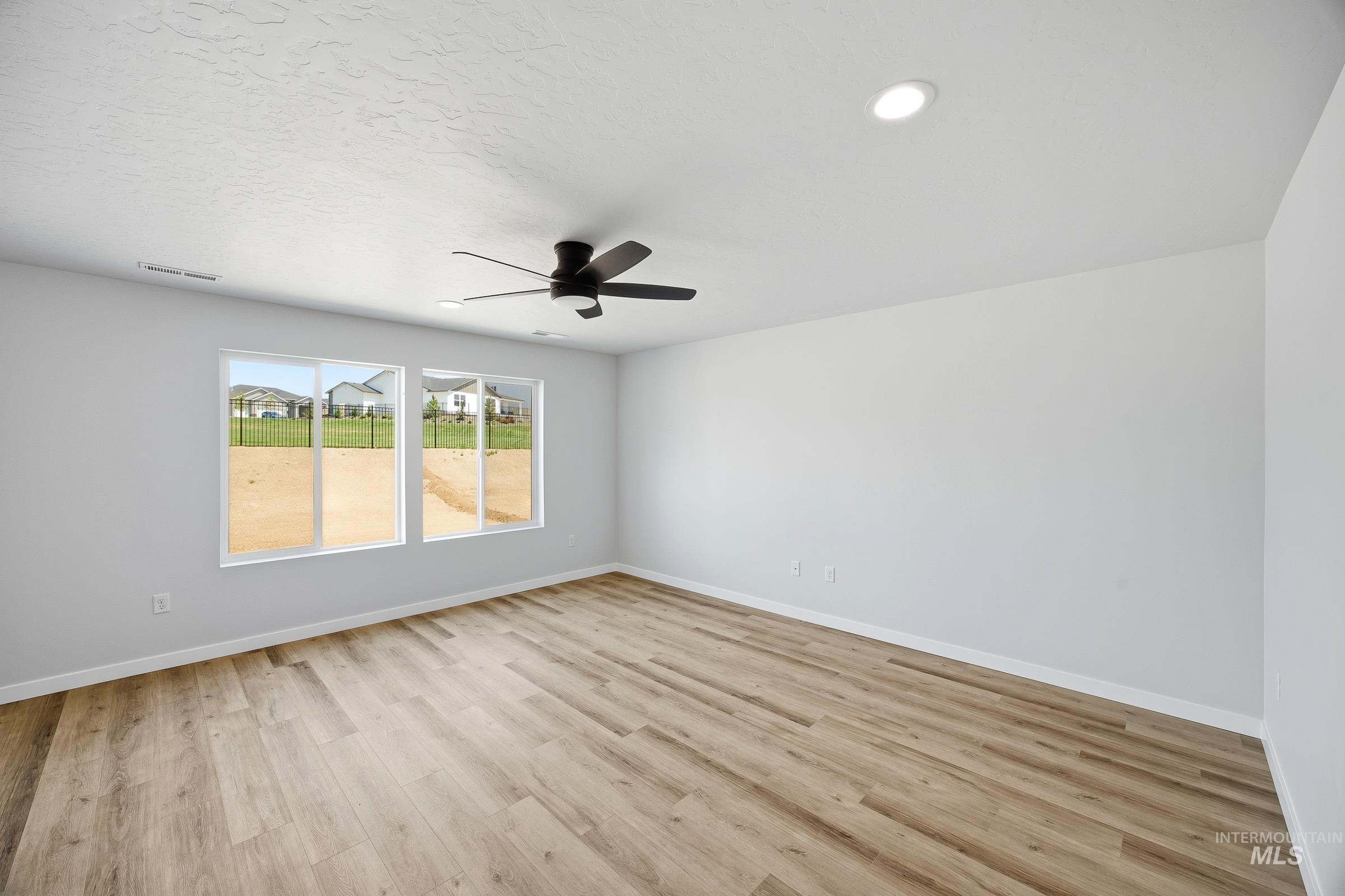 1298 W Pack River Dr Property Photo 7