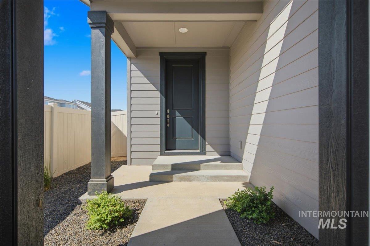 5934 W Parachute Dr. Property Photo 2