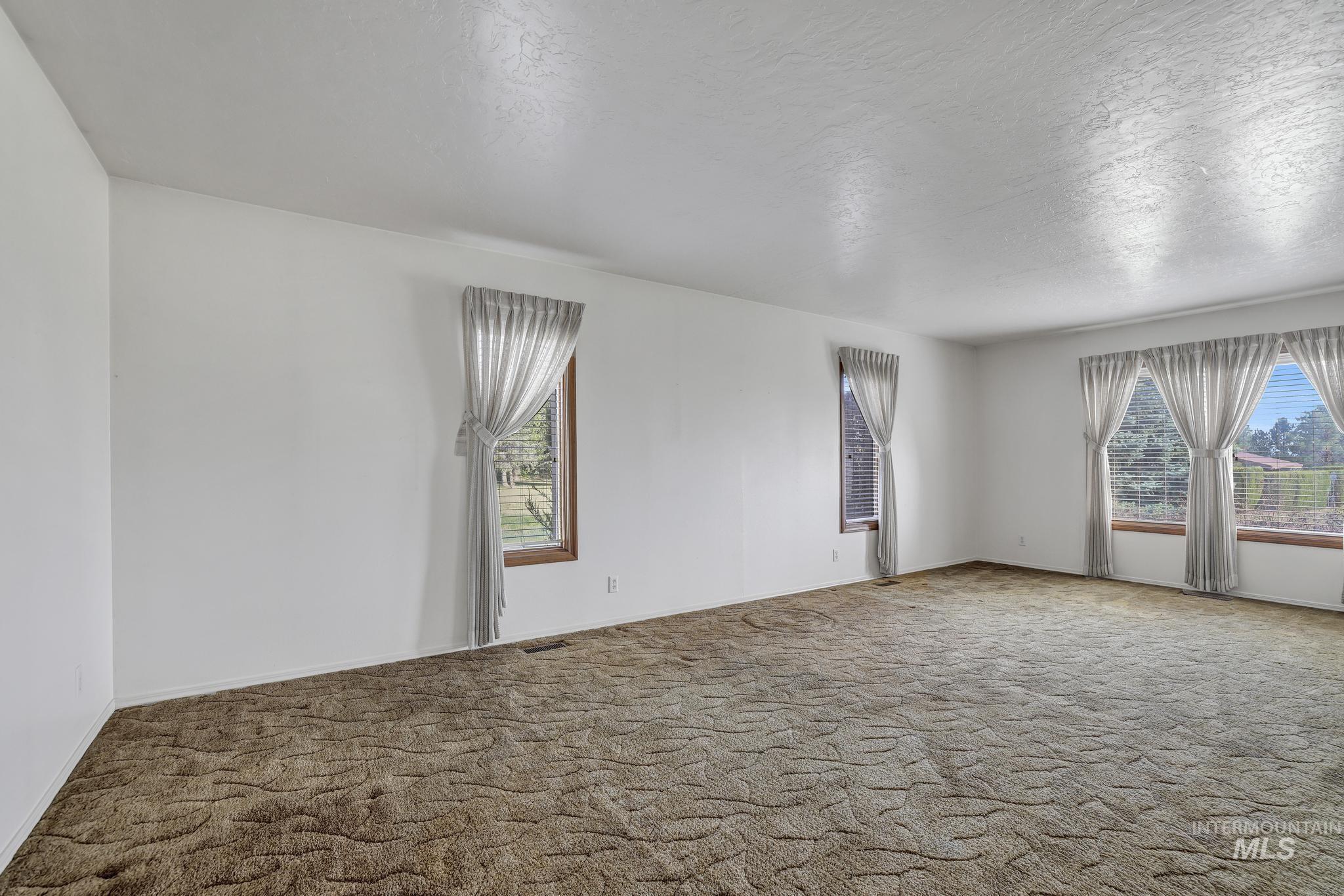 22 Horseshoe Cir Property Photo 5