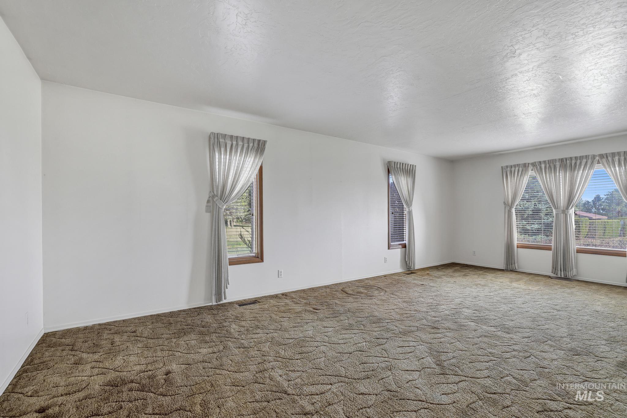 22 Horseshoe Cir Property Photo 6