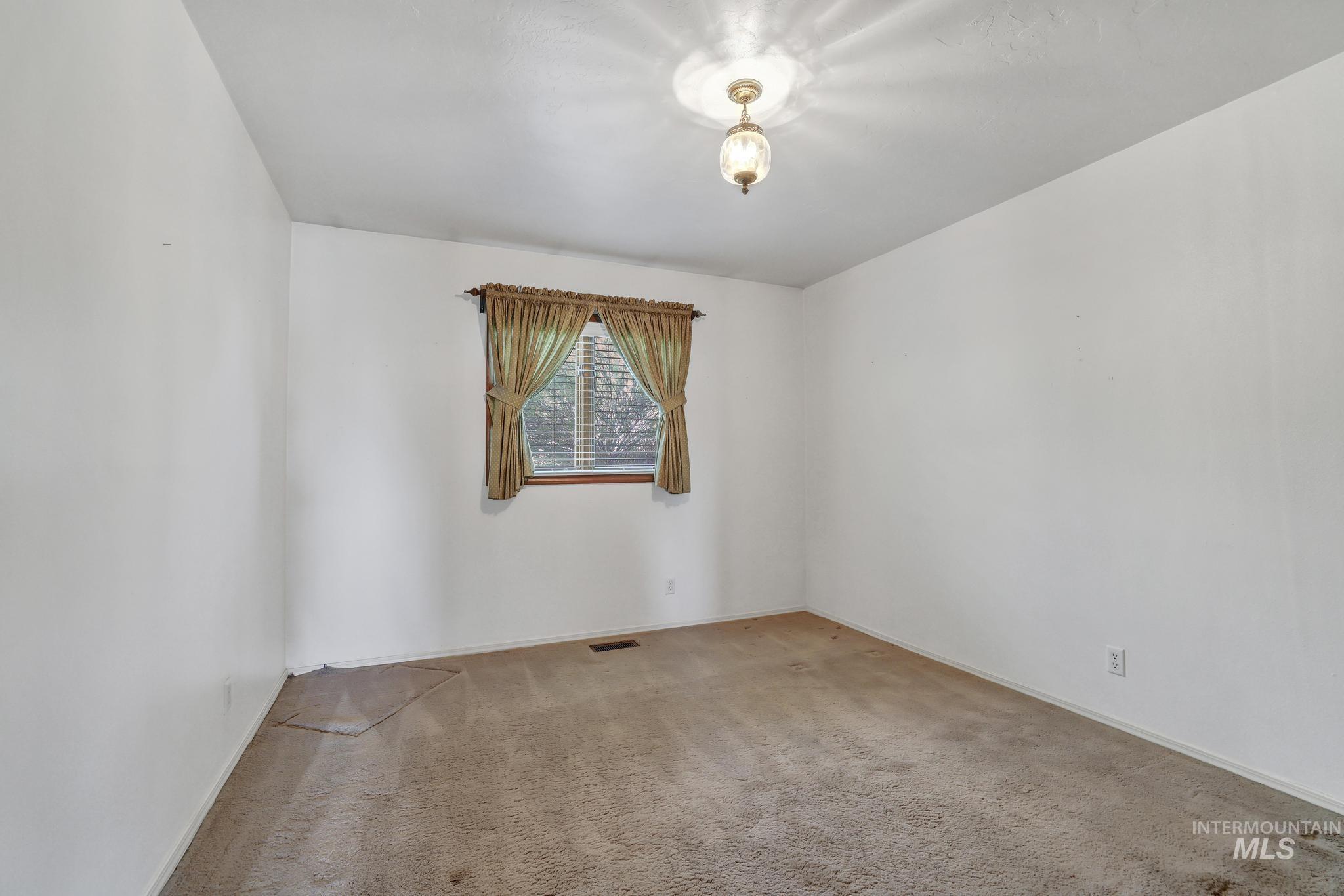 22 Horseshoe Cir Property Photo 9