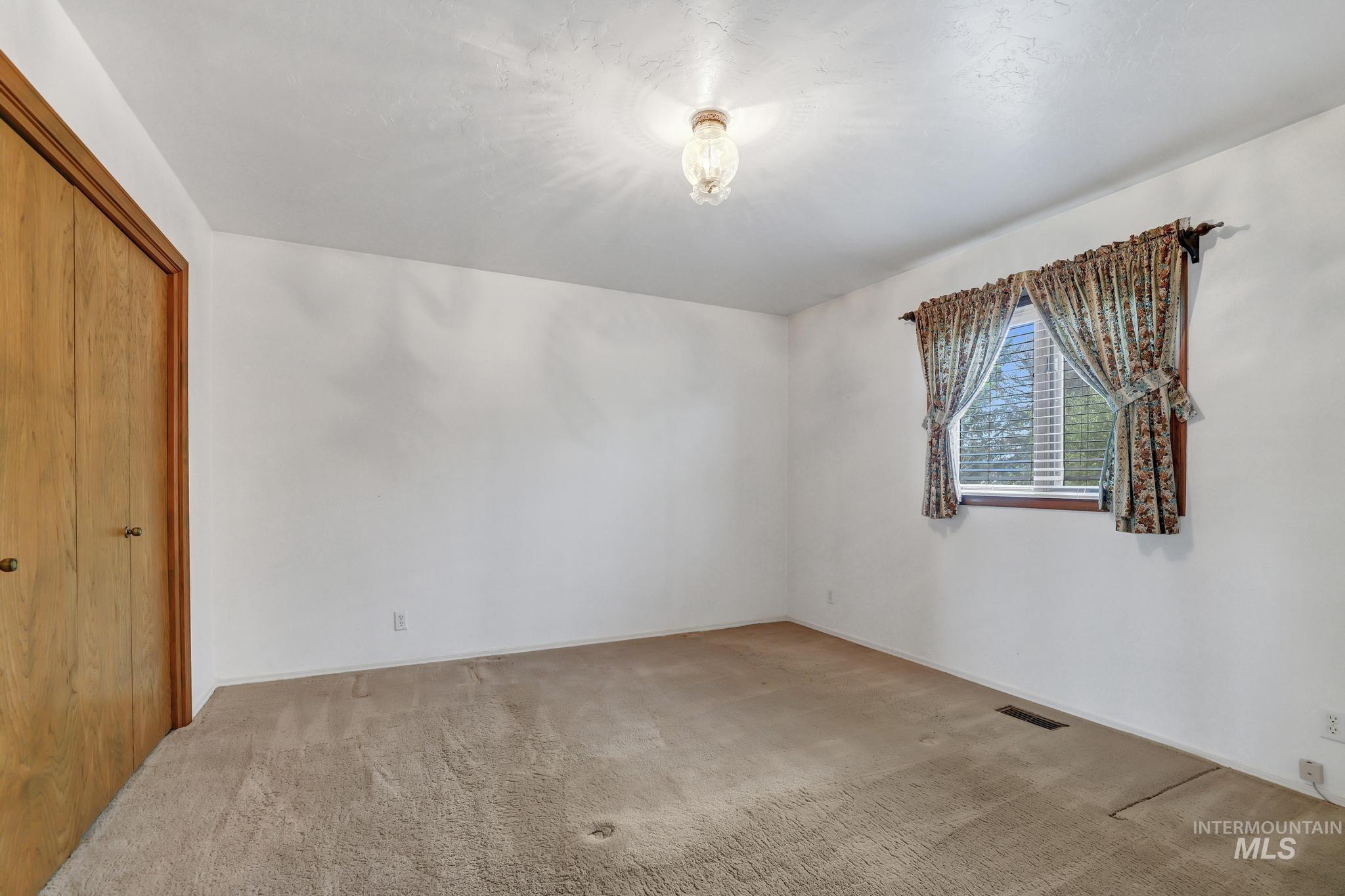22 Horseshoe Cir Property Photo 11