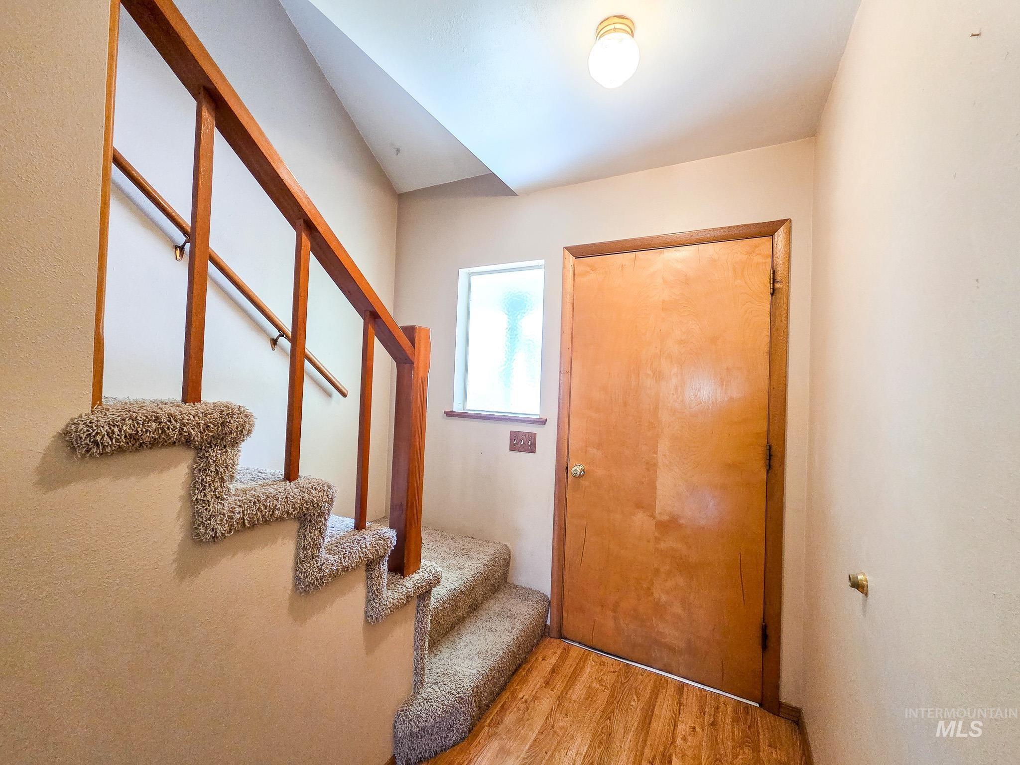 1043 Arlington Property Photo 3