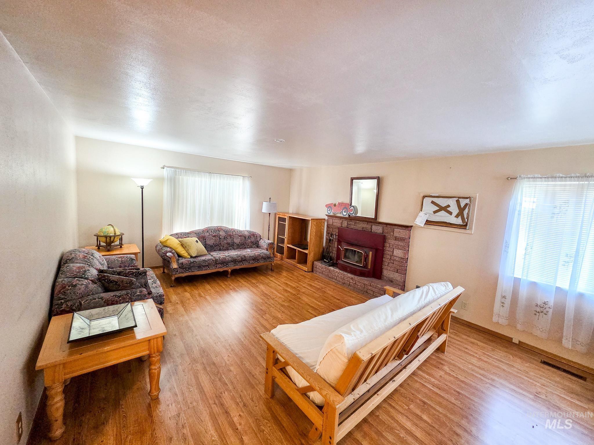 1043 Arlington Property Photo 5