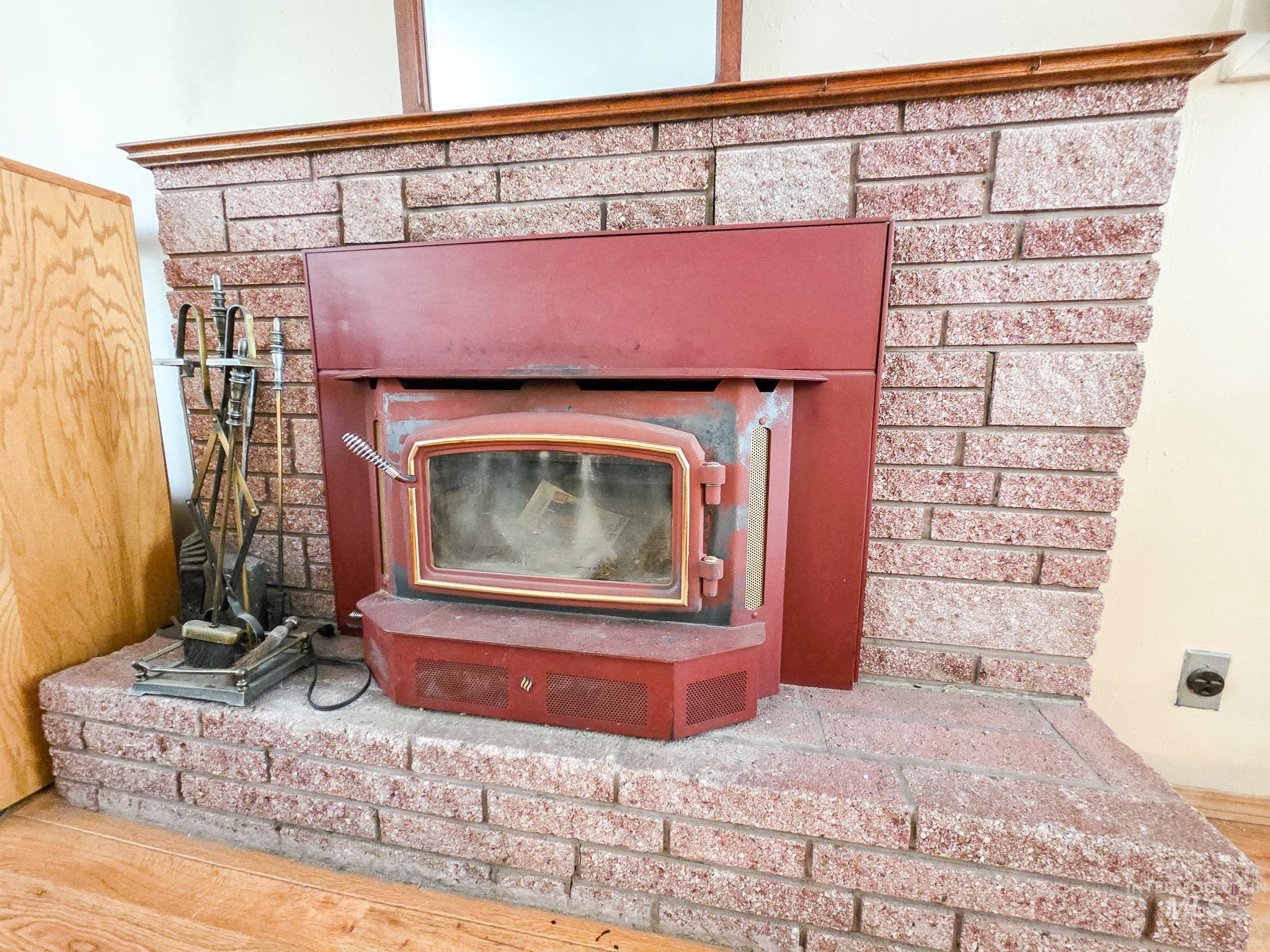 1043 Arlington Property Photo 6