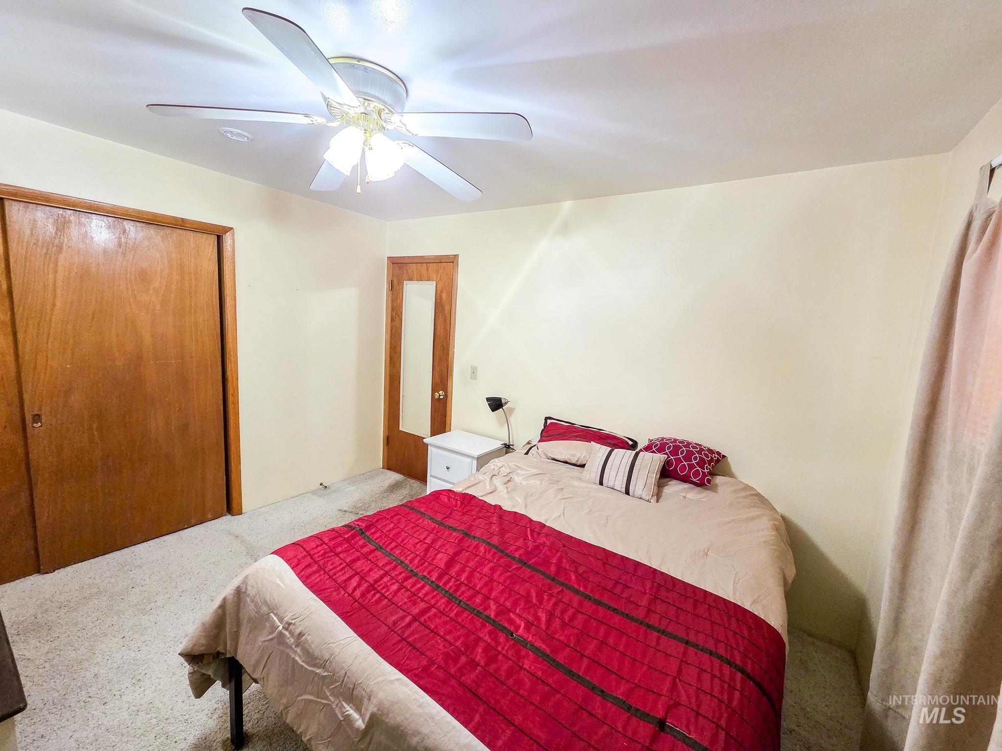 1043 Arlington Property Photo 11