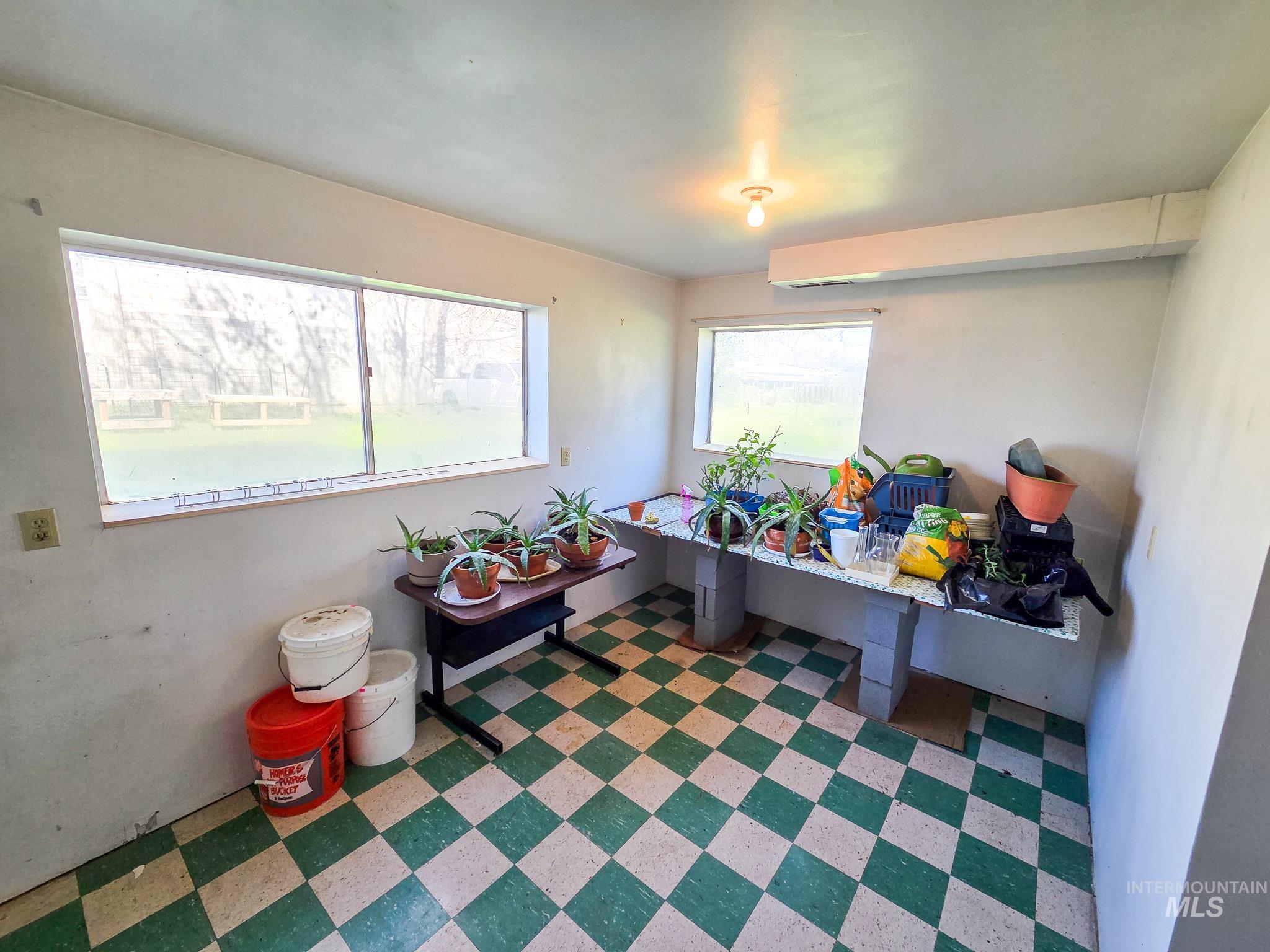 1043 Arlington Property Photo 16