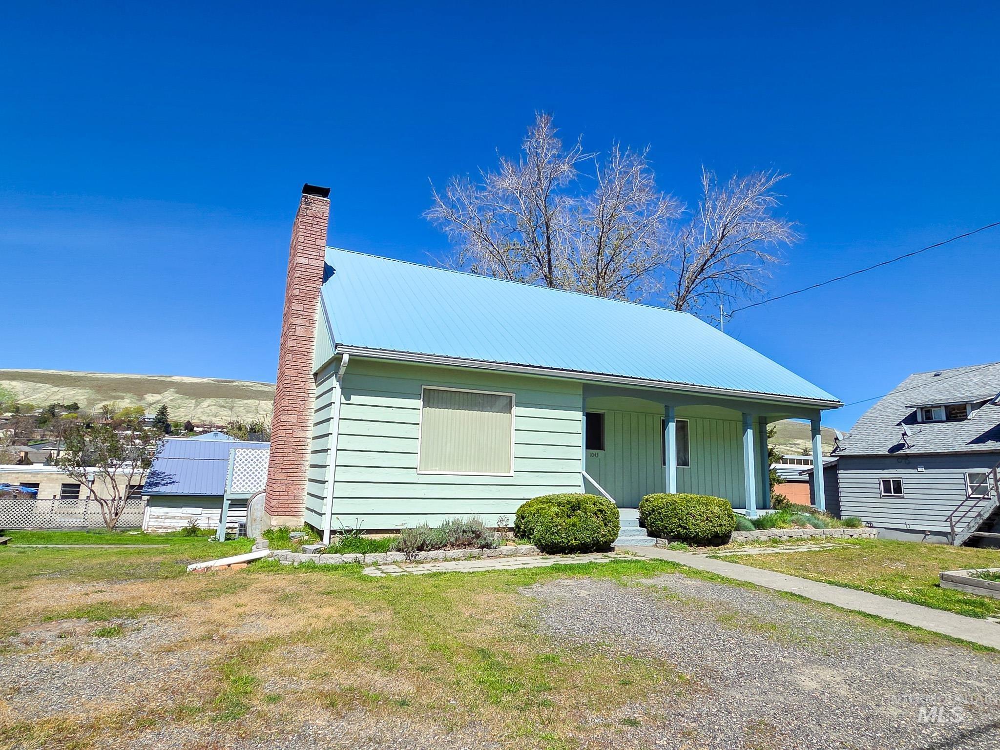 1043 Arlington Property Photo 28