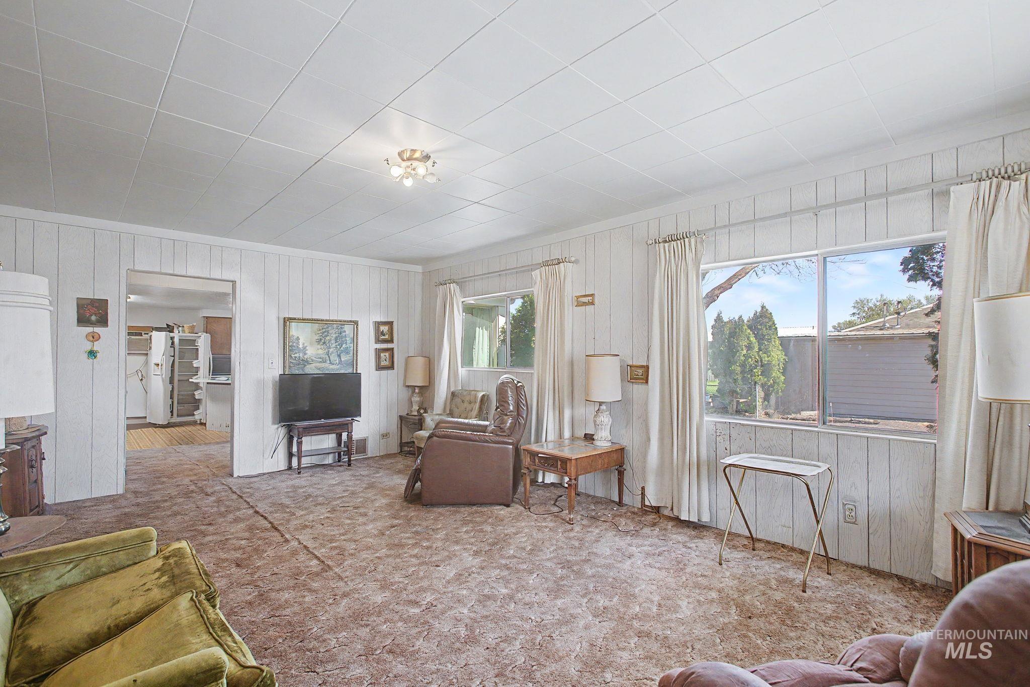 715 Bryden Avenue Property Photo 8