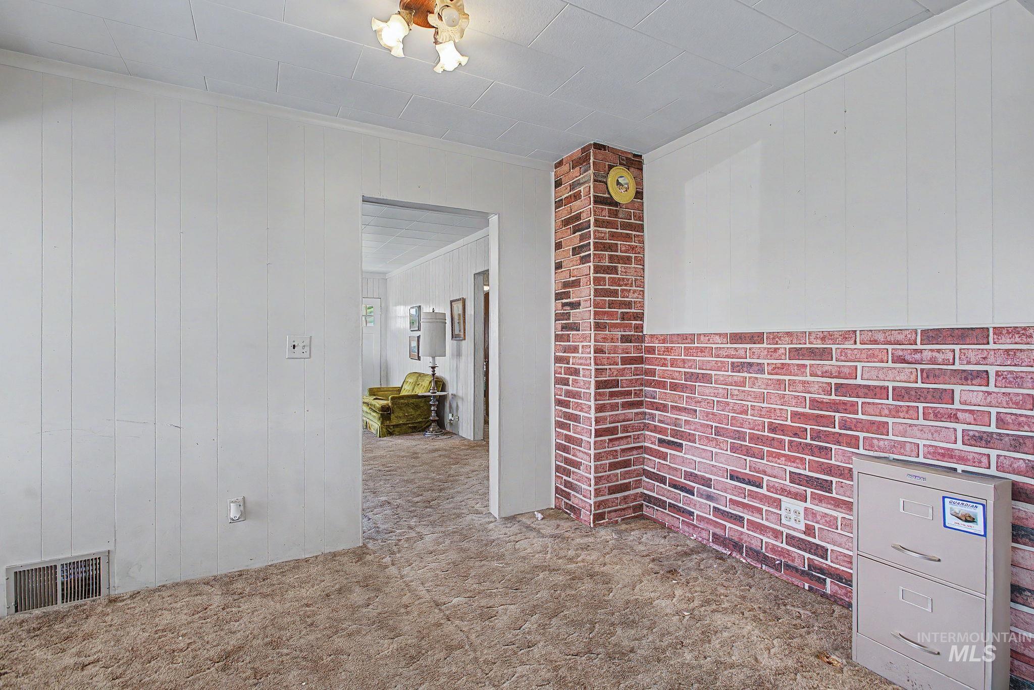715 Bryden Avenue Property Photo 17