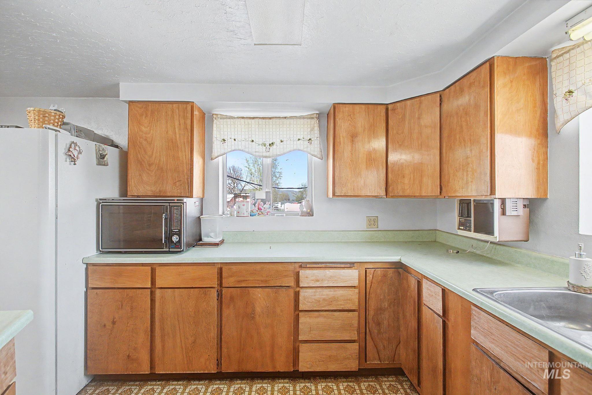 715 Bryden Avenue Property Photo 22