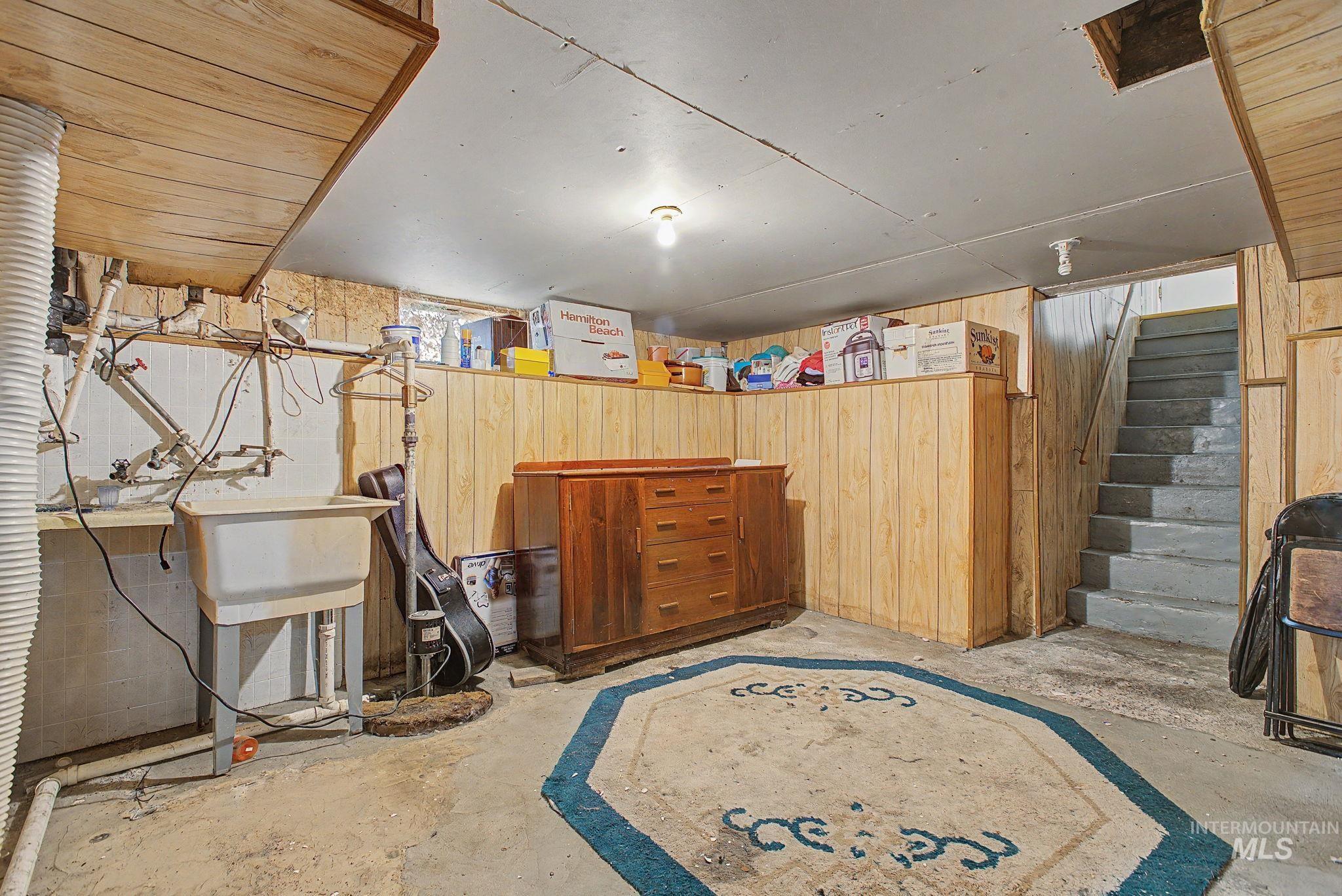 715 Bryden Avenue Property Photo 26