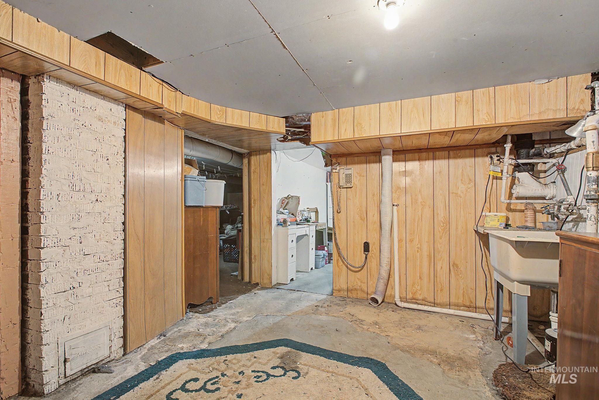 715 Bryden Avenue Property Photo 27