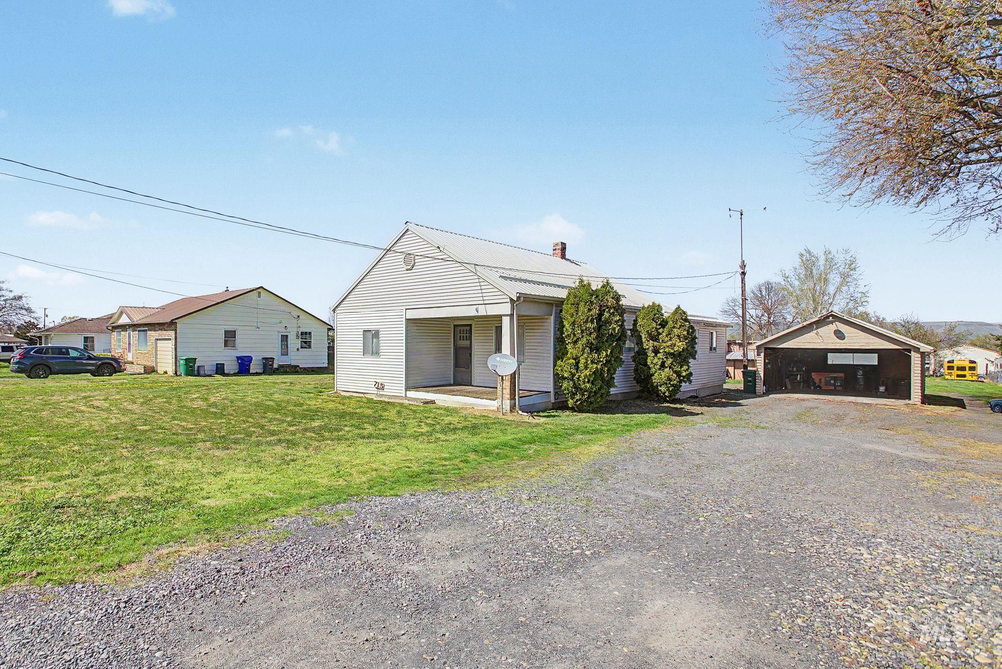 715 Bryden Avenue Property Photo 34