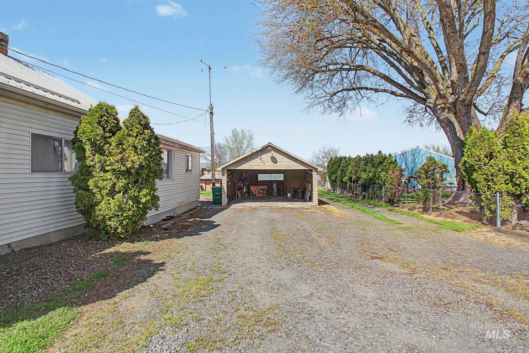 715 Bryden Avenue Property Photo 35