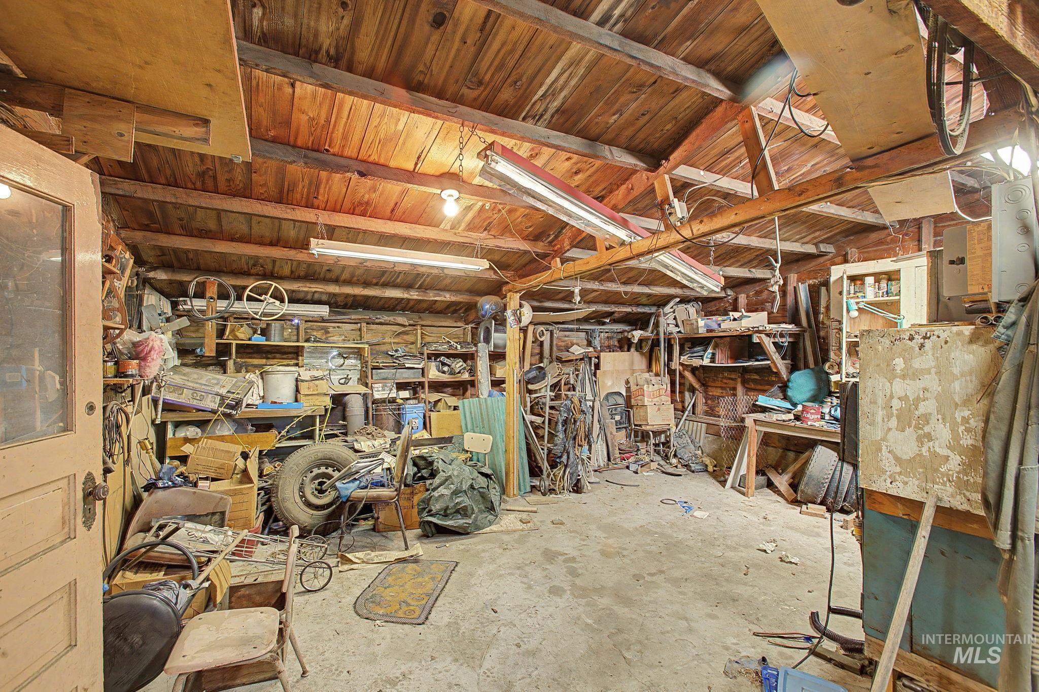 715 Bryden Avenue Property Photo 36
