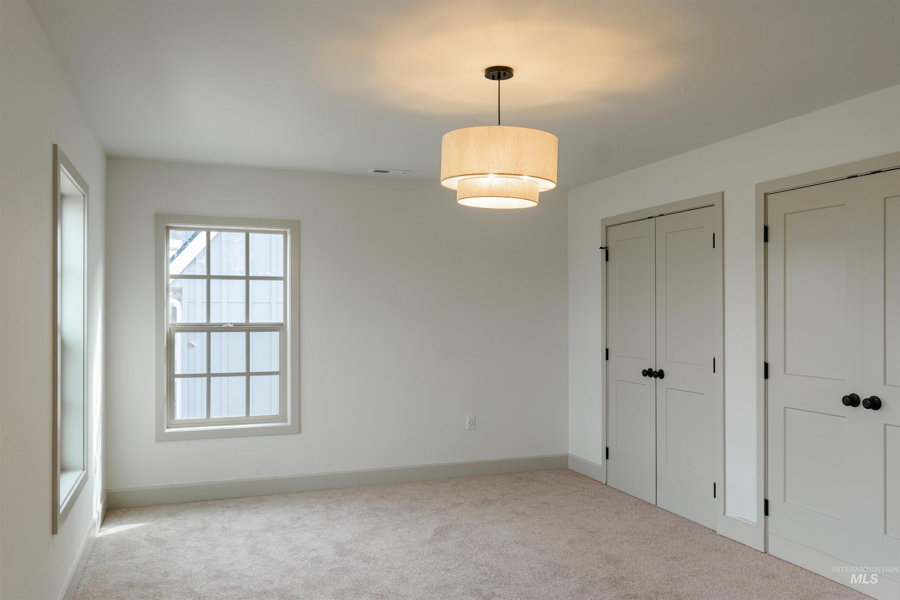 1460 Woodbury Drive 
