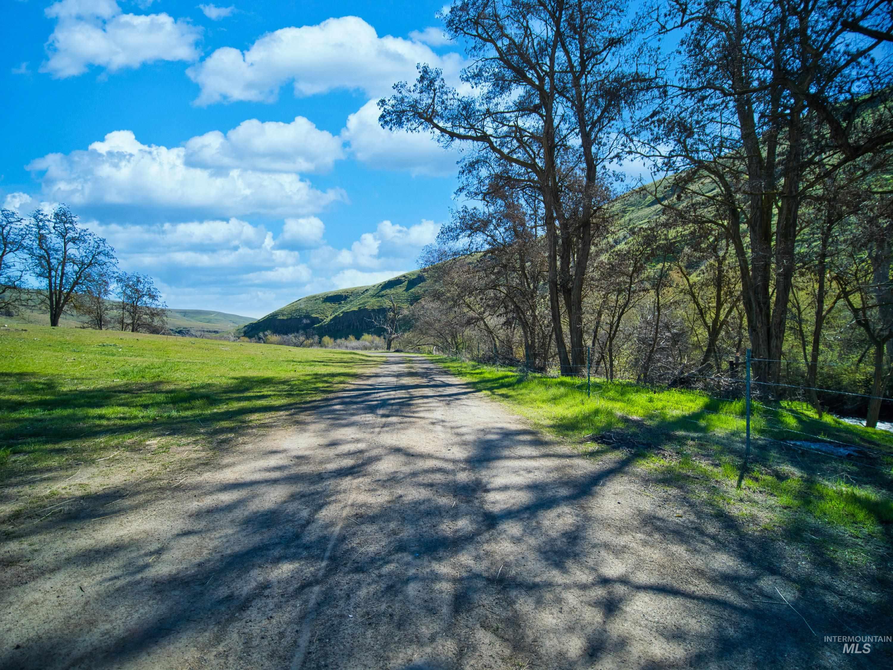 13761 Asotin Creek Road Property Photo 2