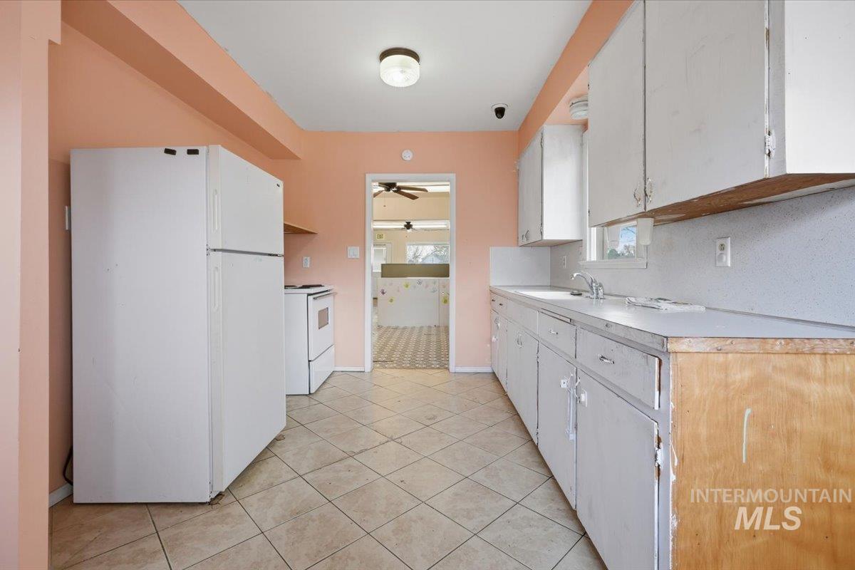 819 12th Ave. S. Property Photo 15