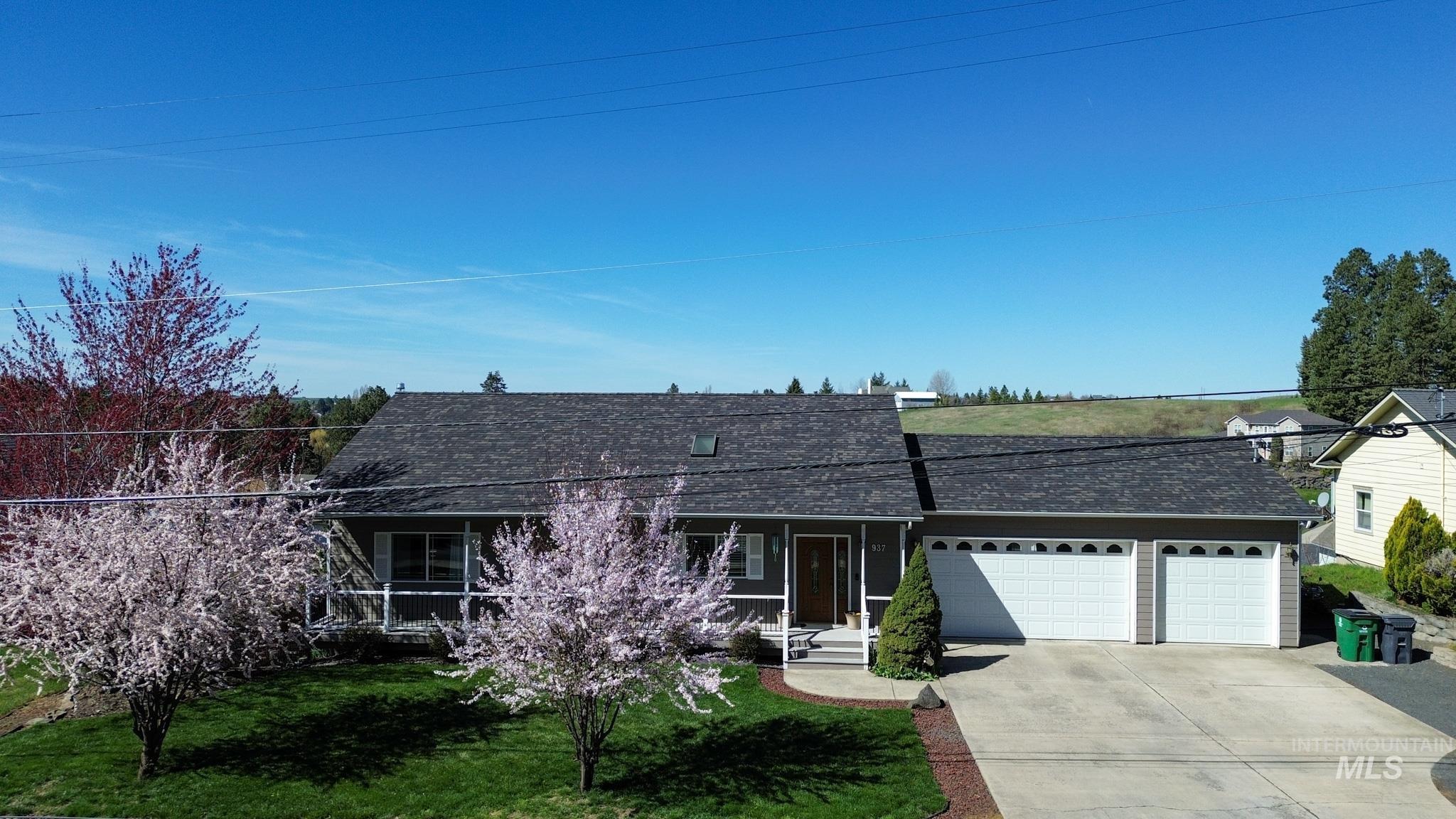 937 Orchard Ave. Property Photo 1