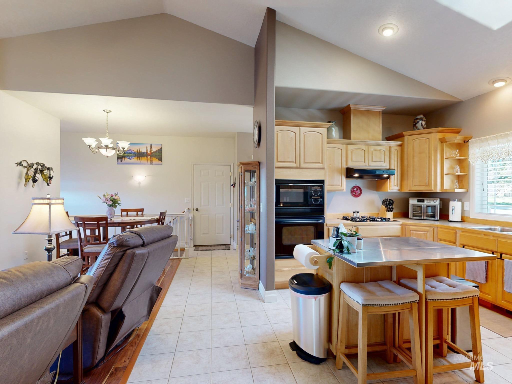 937 Orchard Ave. Property Photo 7