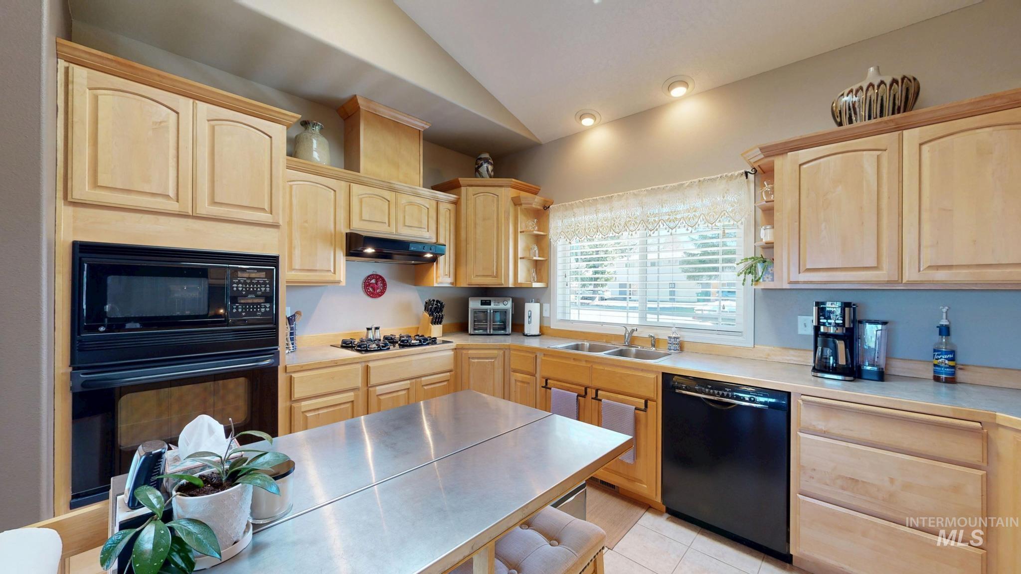 937 Orchard Ave. Property Photo 9