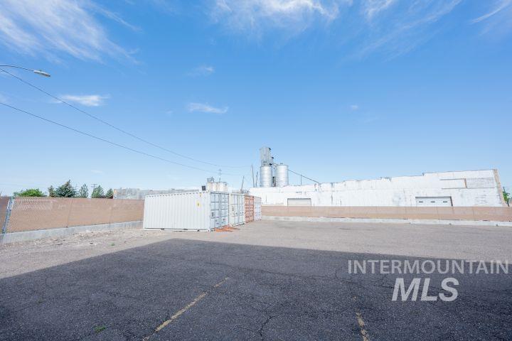 264 S 4th Ave Property Photo 19