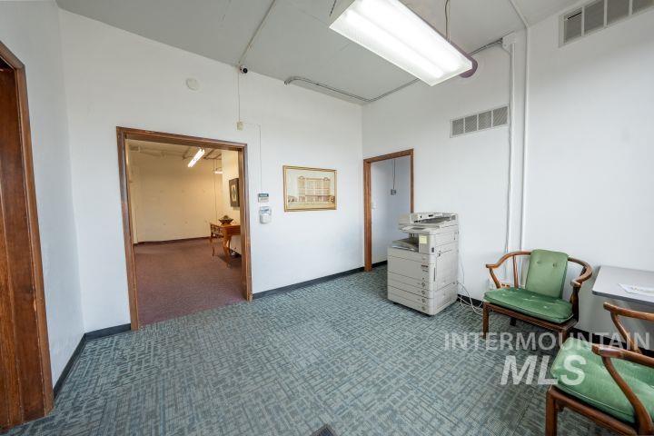 264 S 4th Ave Property Photo 22