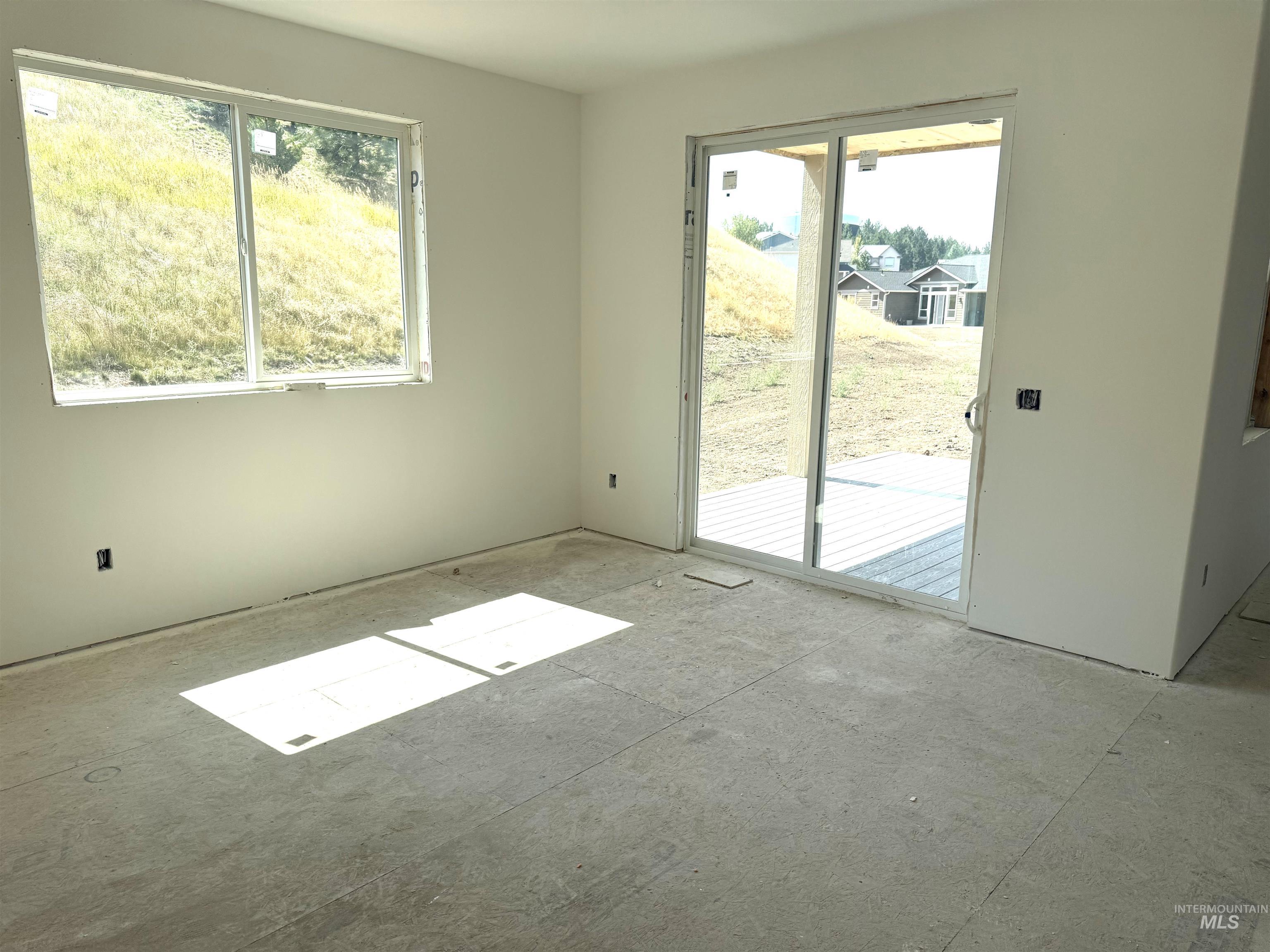 2531 E 3rd Property Photo 10