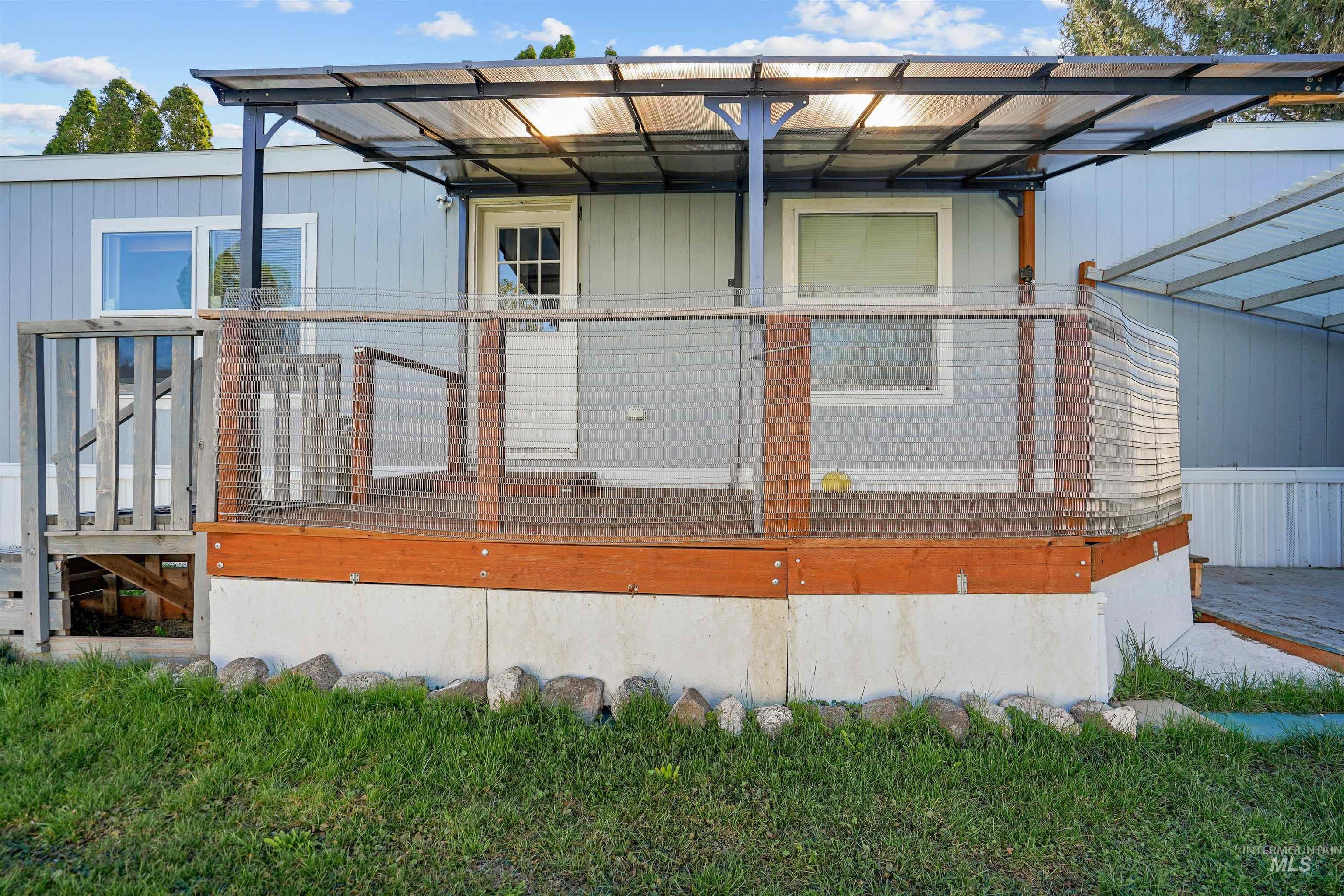 1015 Fir Street Property Photo 2