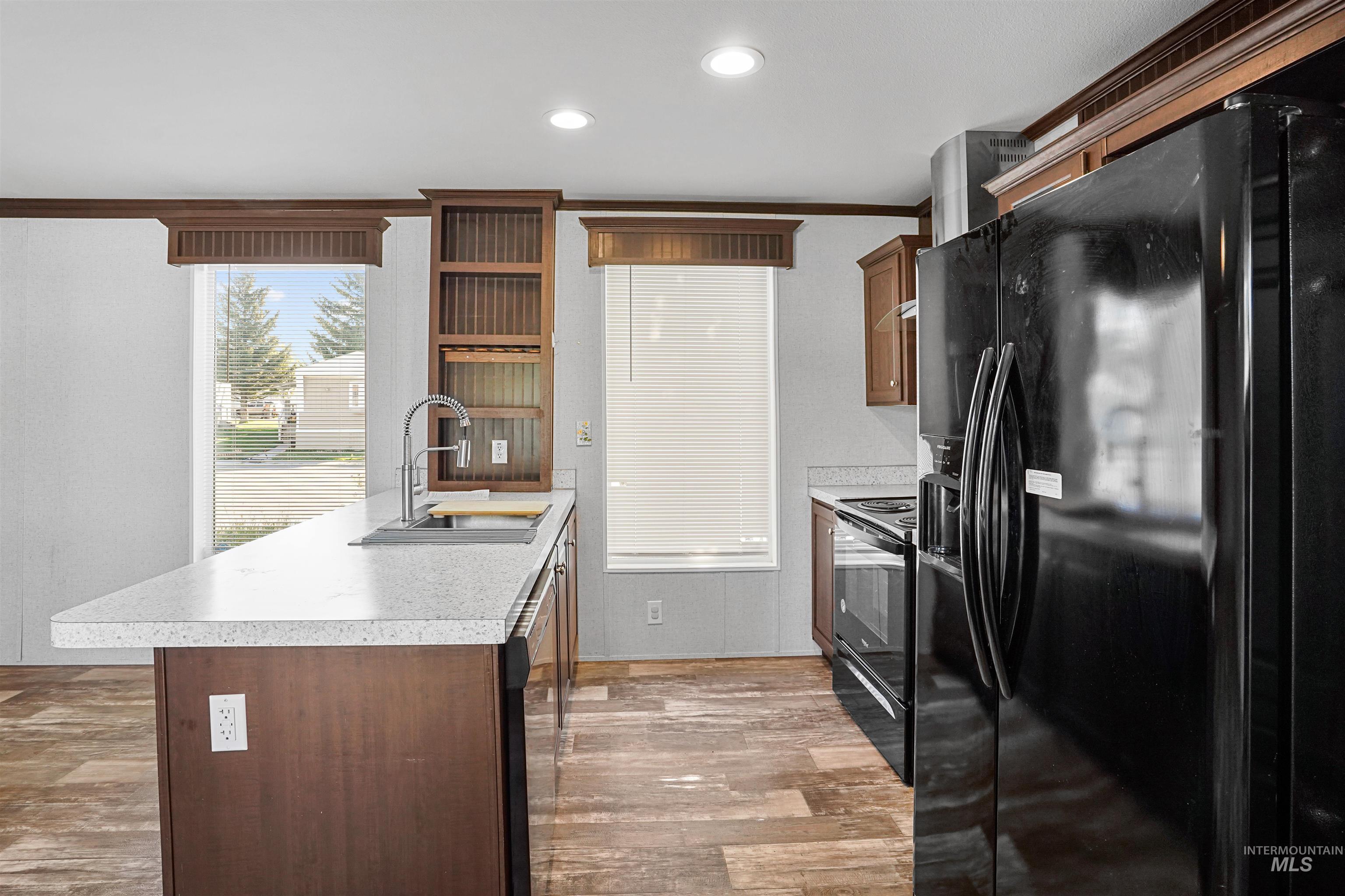 1015 Fir Street Property Photo 4