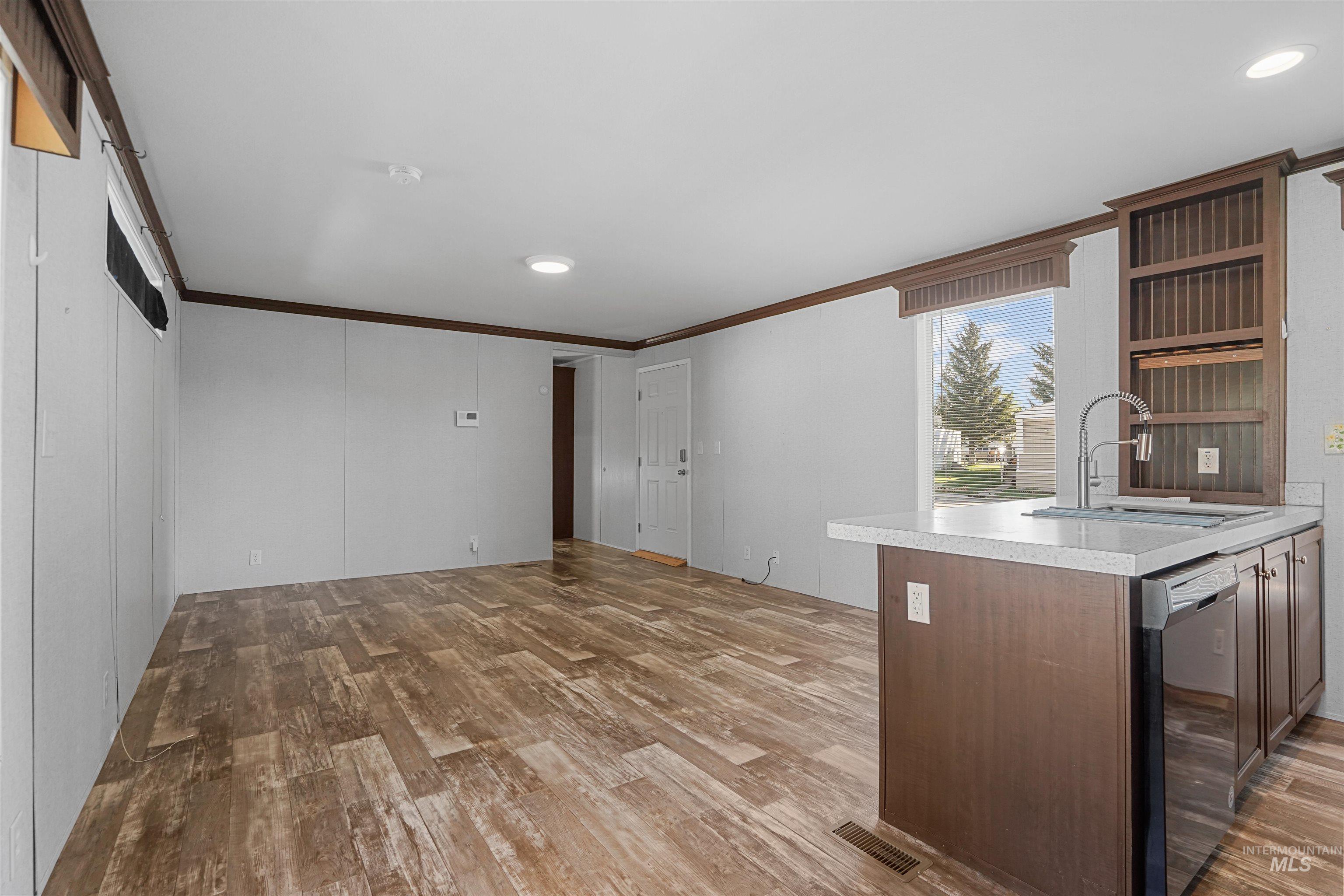 1015 Fir Street Property Photo 5
