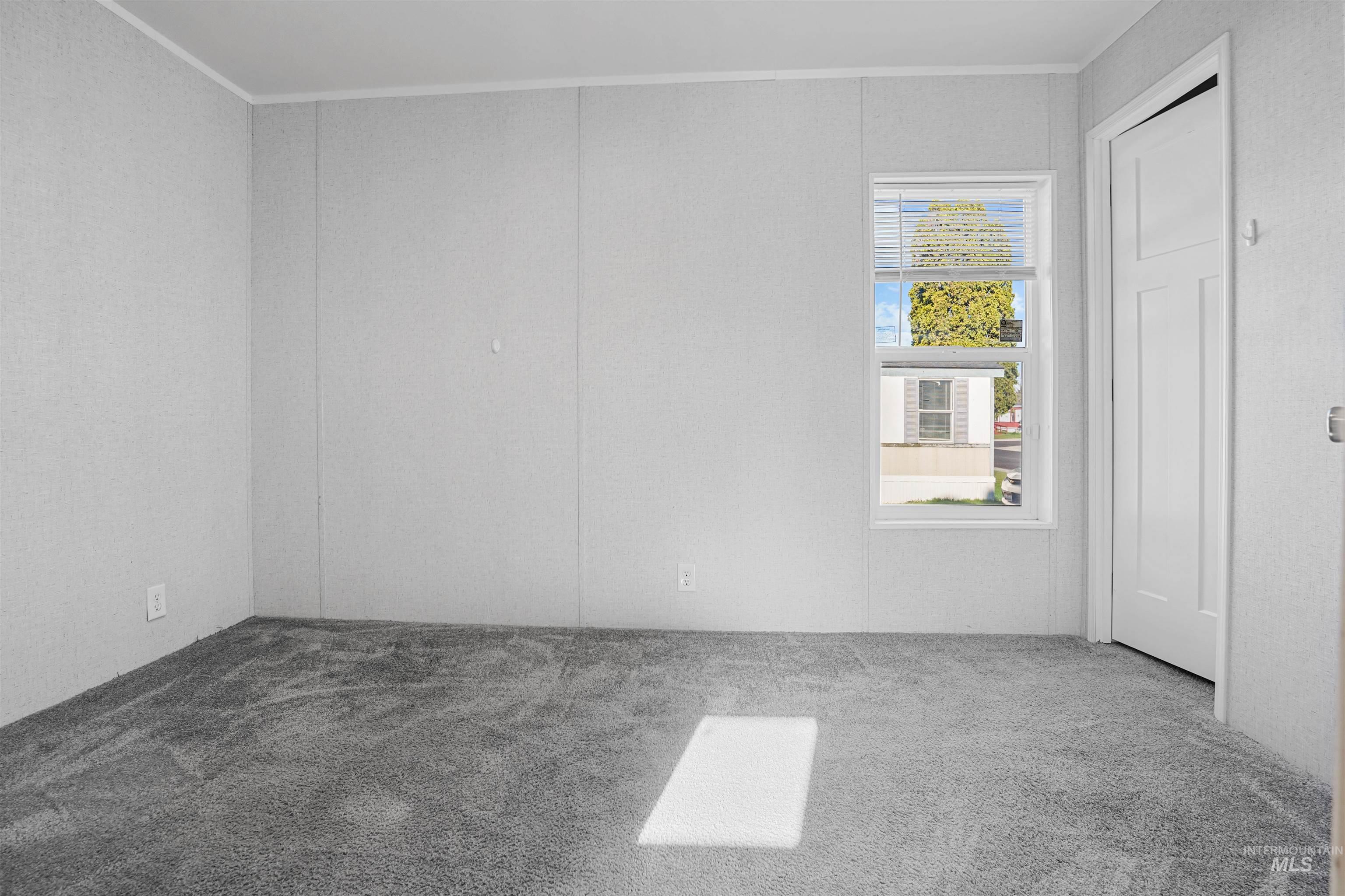 1015 Fir Street Property Photo 6