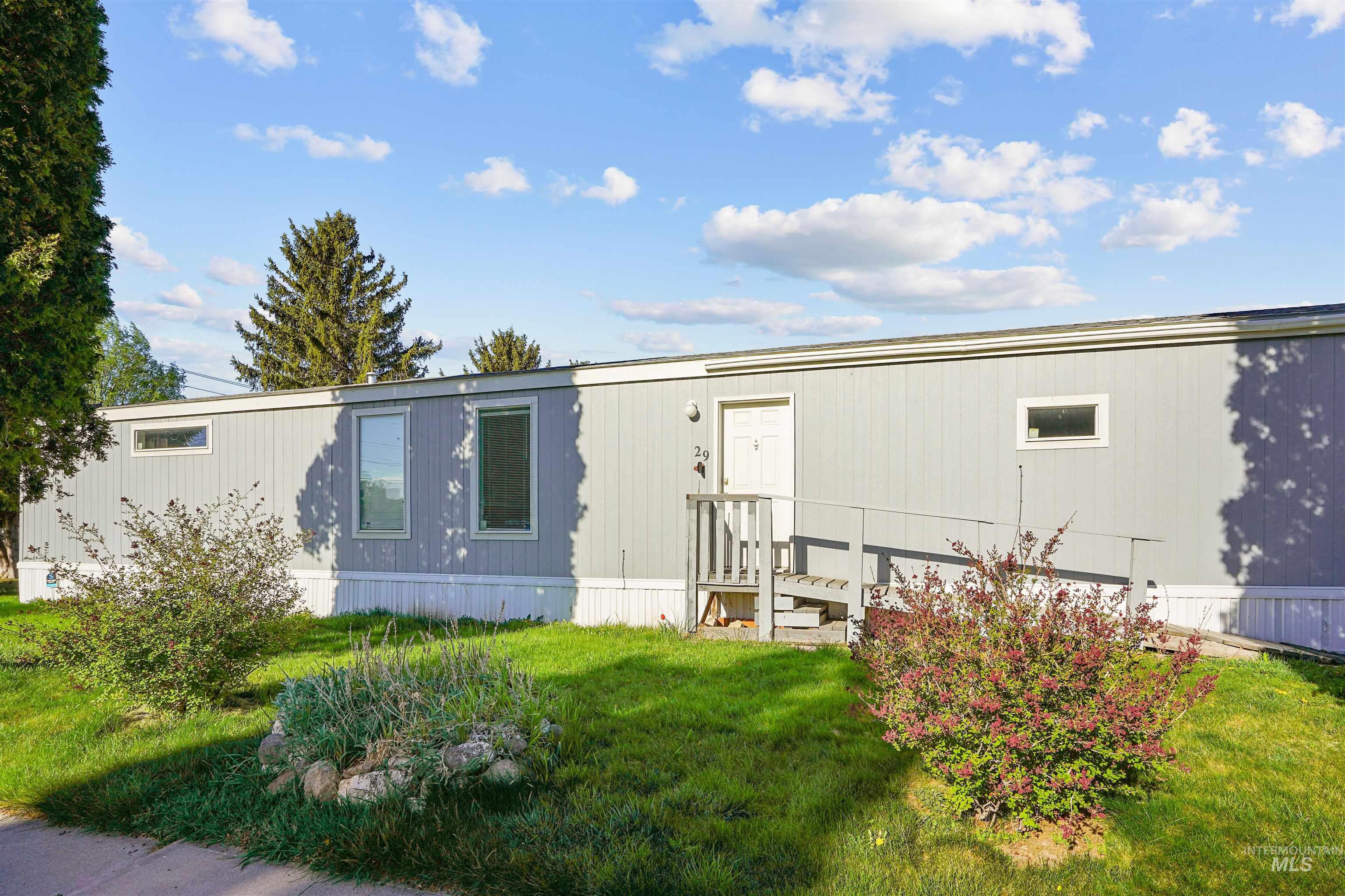 1015 Fir Street Property Photo 24