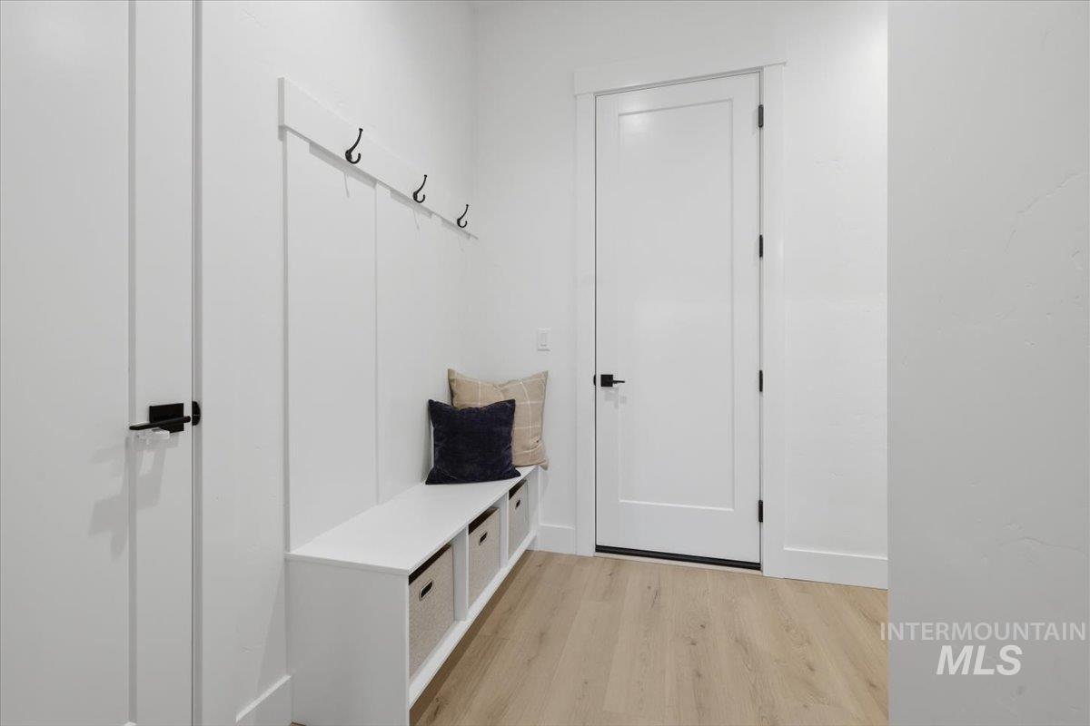 125 S Eagles Roost Way Property Photo 18