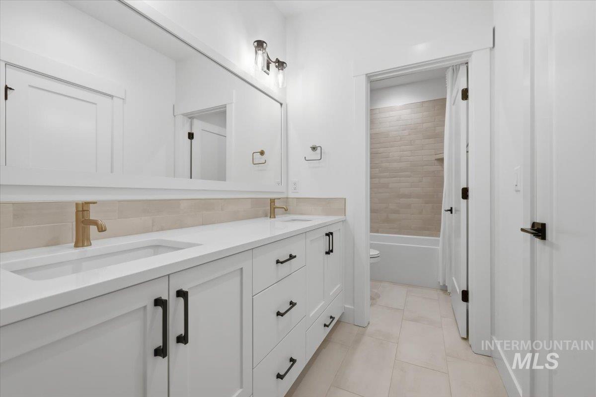 125 S Eagles Roost Way Property Photo 40