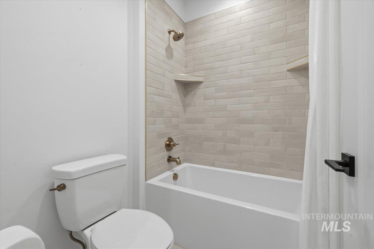 125 S Eagles Roost Way Property Photo 41