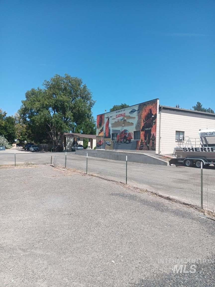 269 S State St Property Photo 4