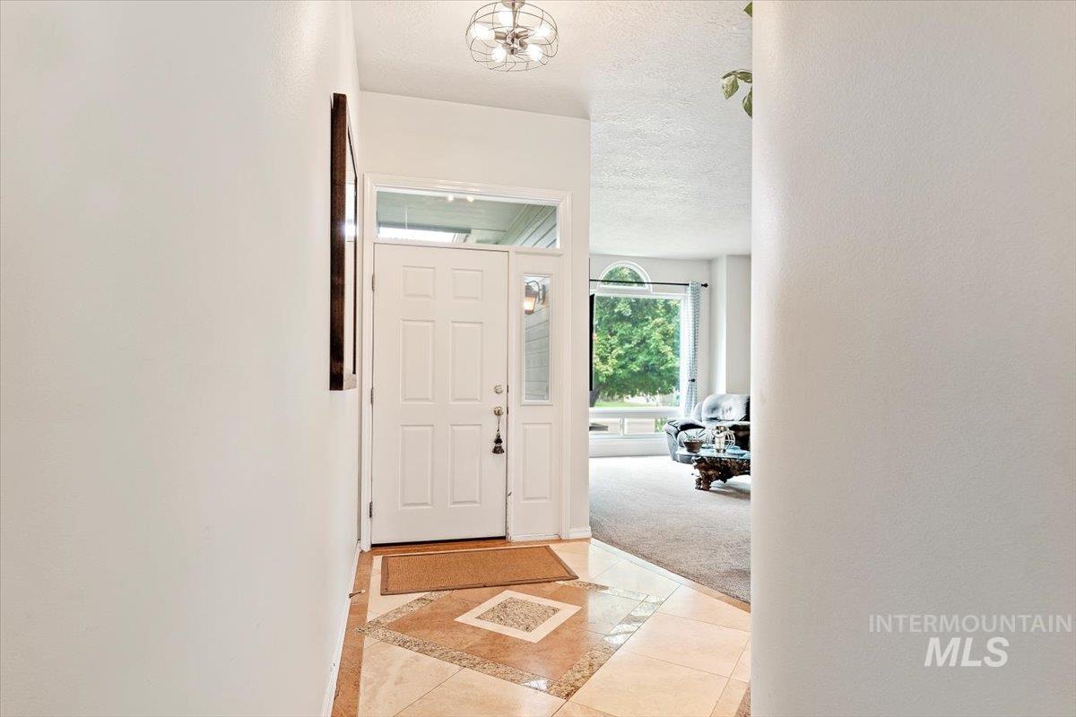 1874 N Heath Ave Property Photo 3